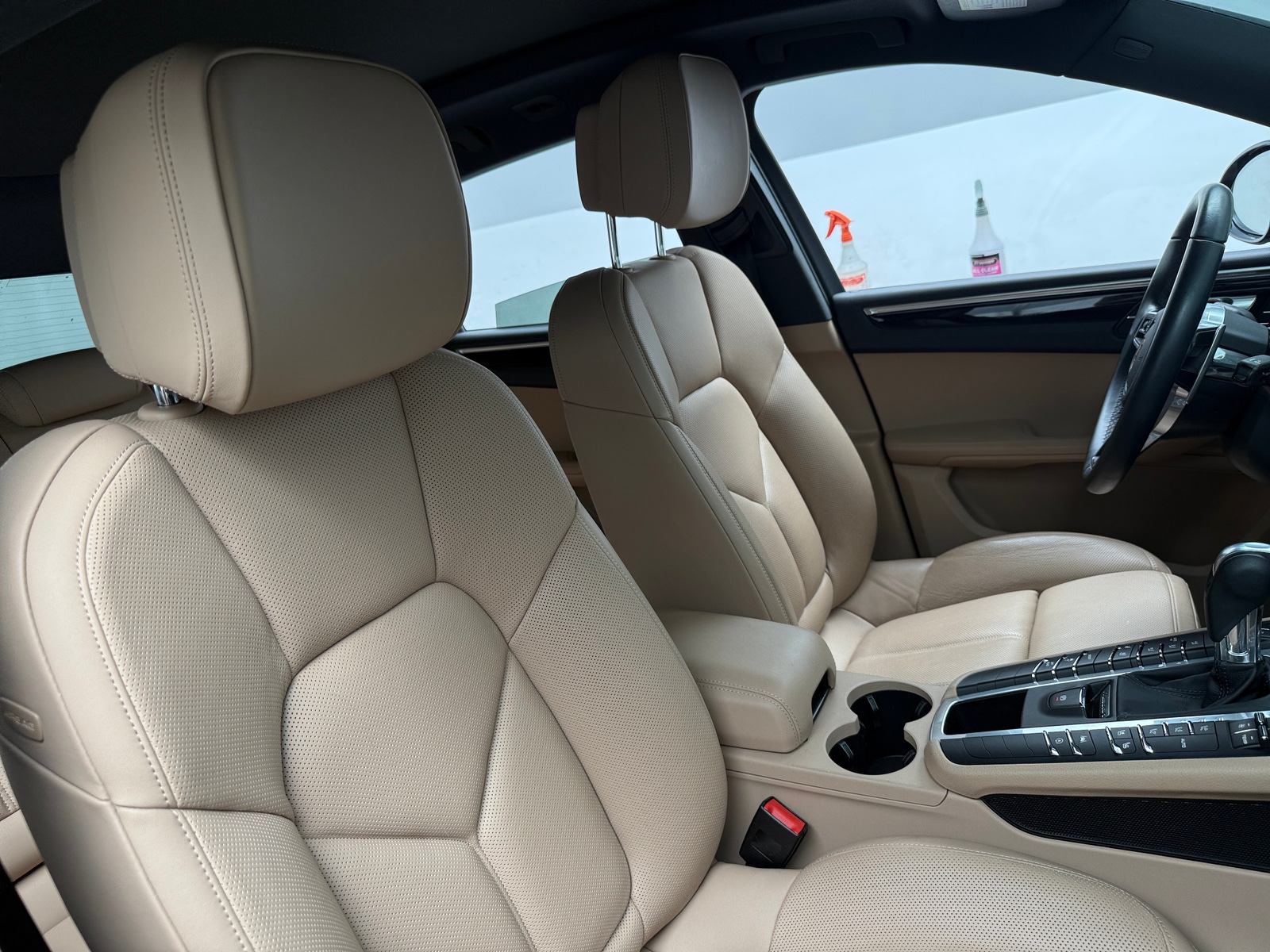 Thumbnail: 2021 Porsche Macan - 2