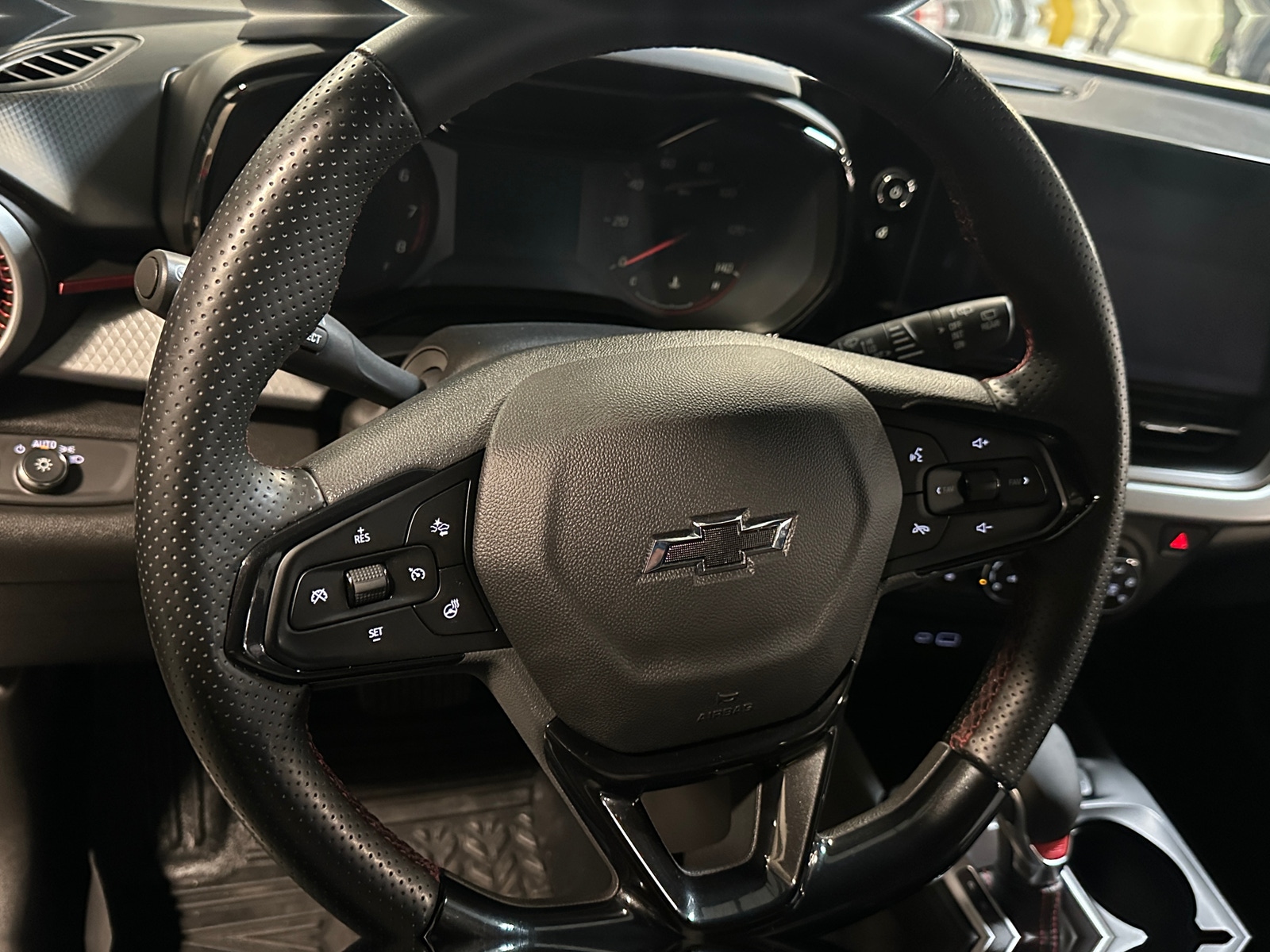 Thumbnail: 2025 Chevrolet Trax - 5