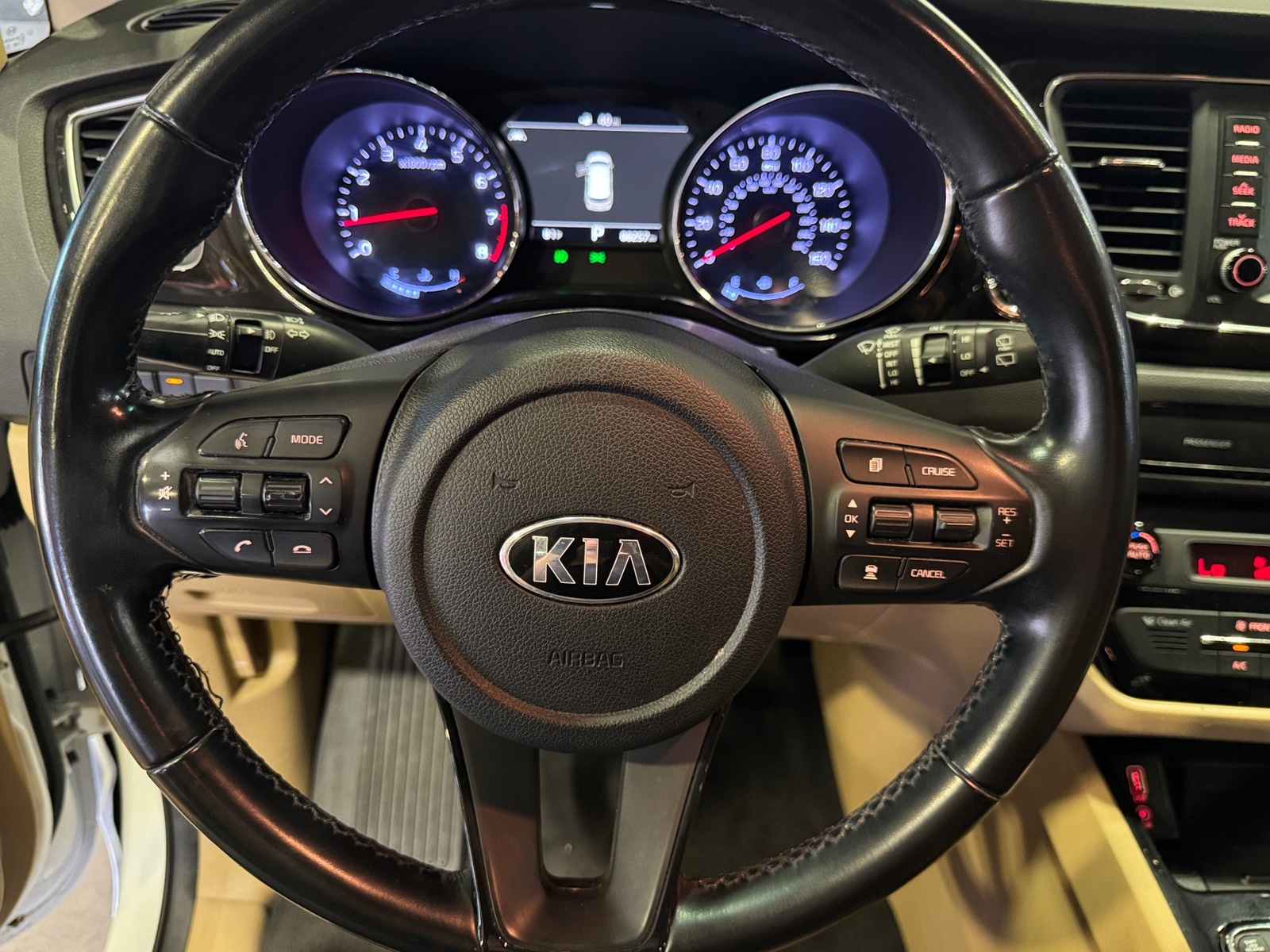 Thumbnail: 2020 Kia Sedona - 4