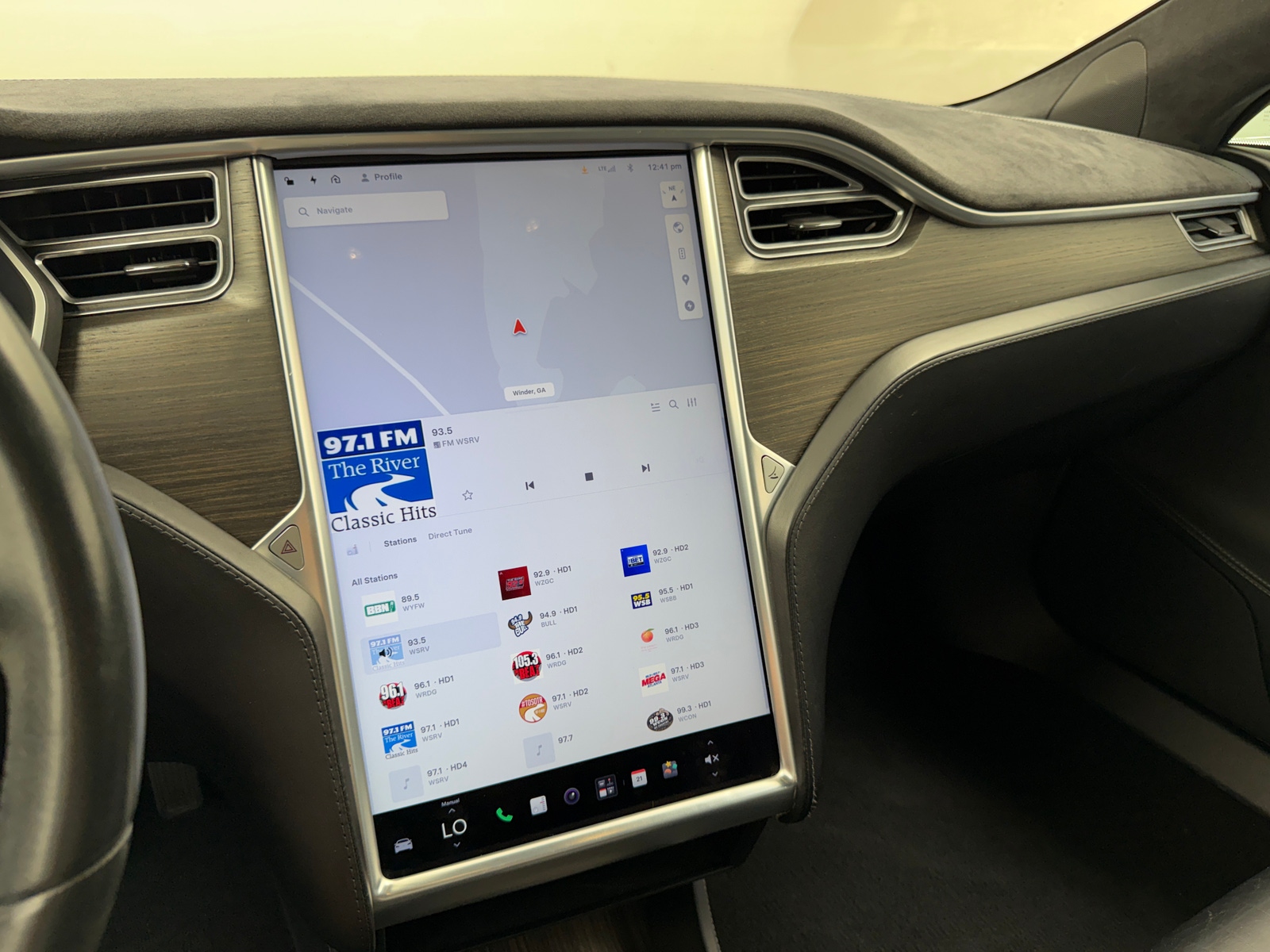 Thumbnail: 2015 Tesla Model S - 3