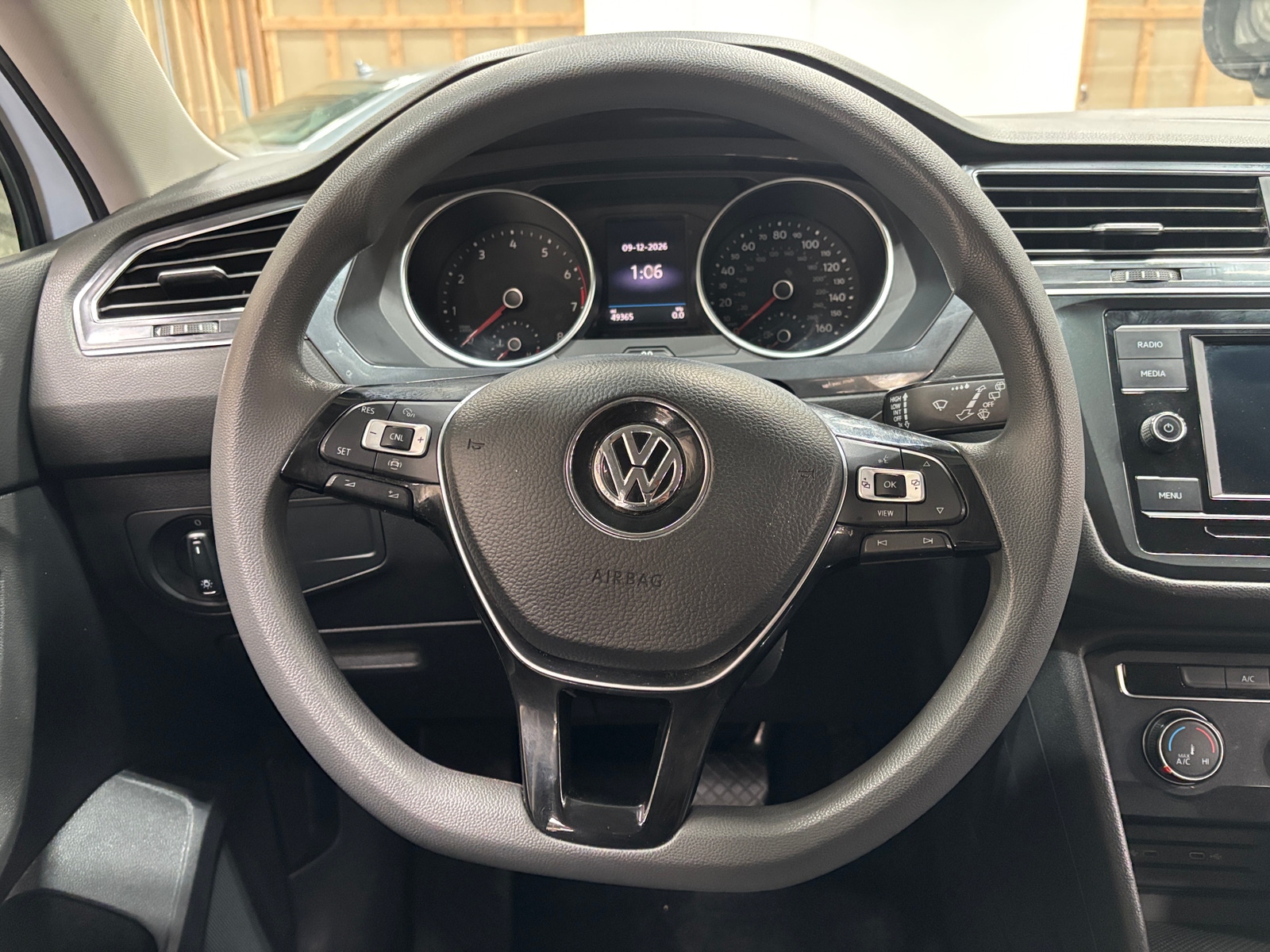 Thumbnail: 2020 Volkswagen Tiguan - 5