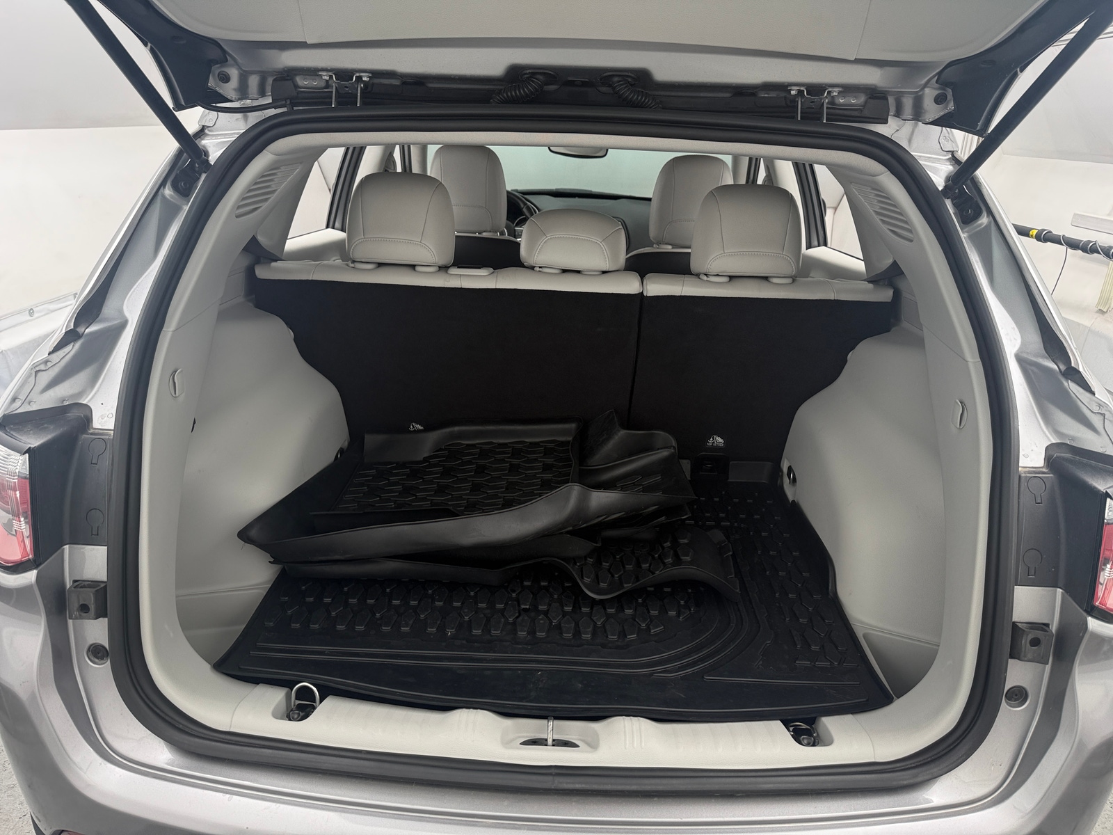 Thumbnail: 2019 Jeep Compass - 7
