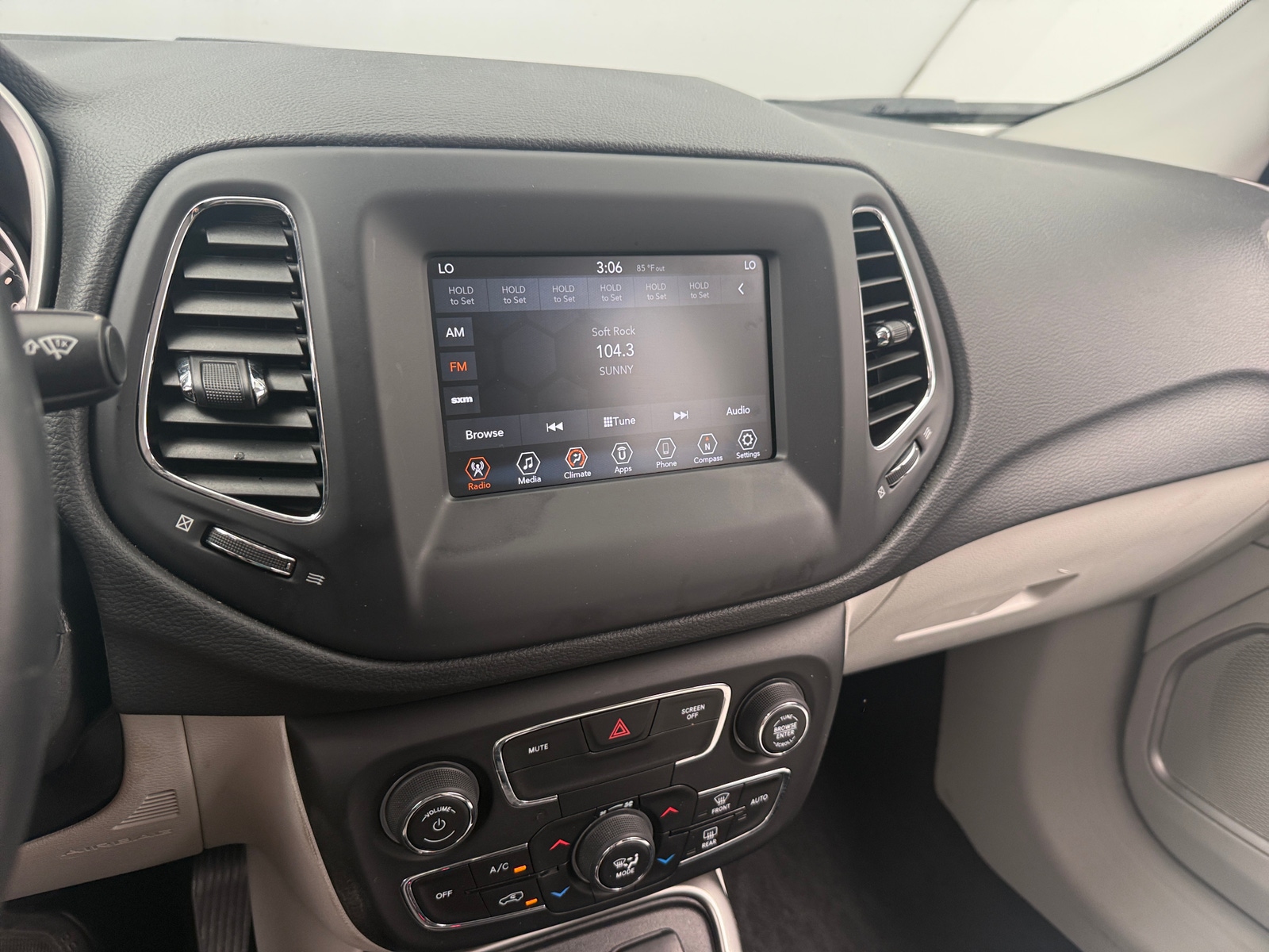 Thumbnail: 2019 Jeep Compass - 4