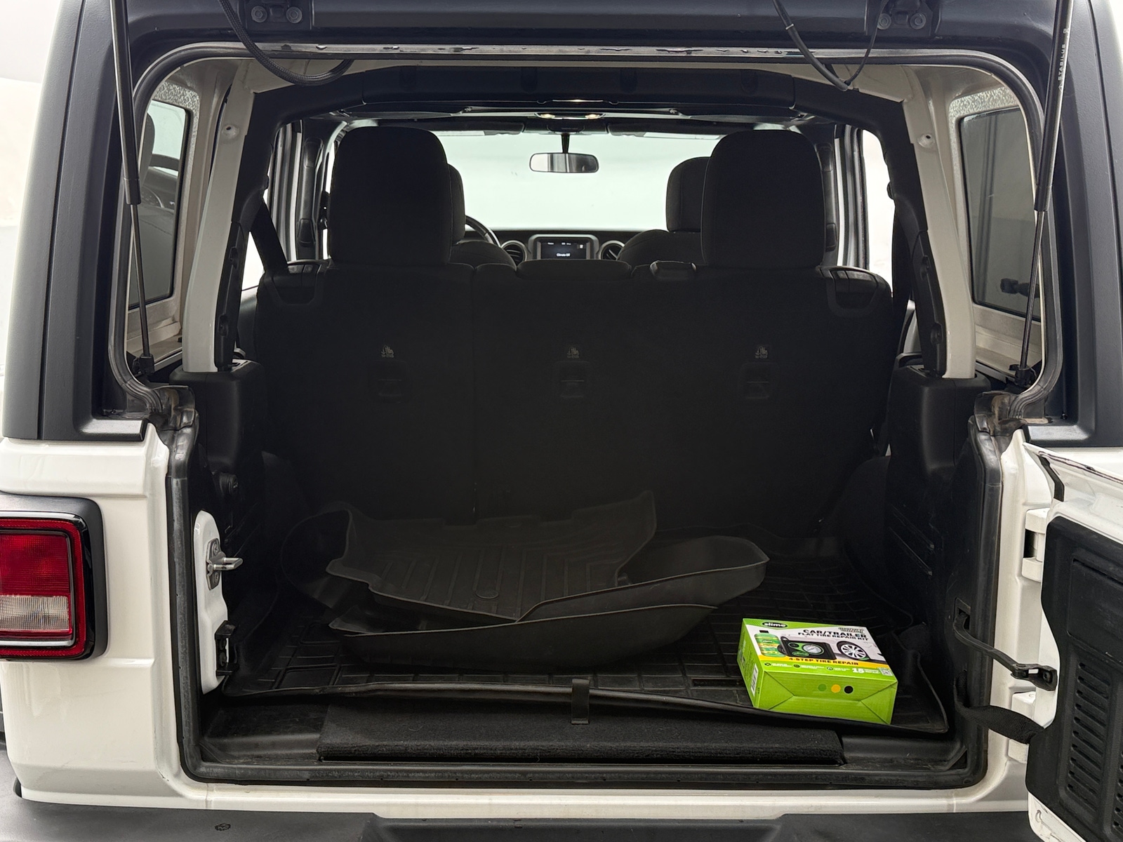 Thumbnail: 2019 Jeep Wrangler - 7