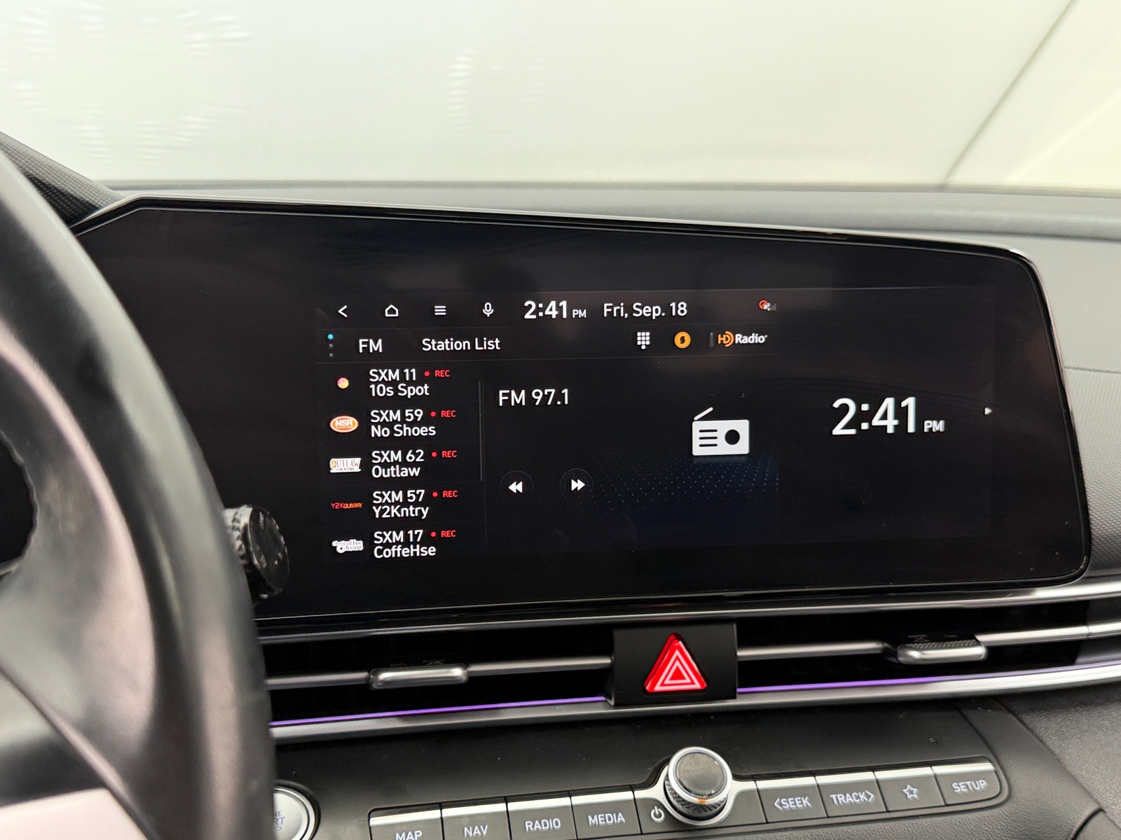 Thumbnail: 2023 Hyundai Elantra - 3