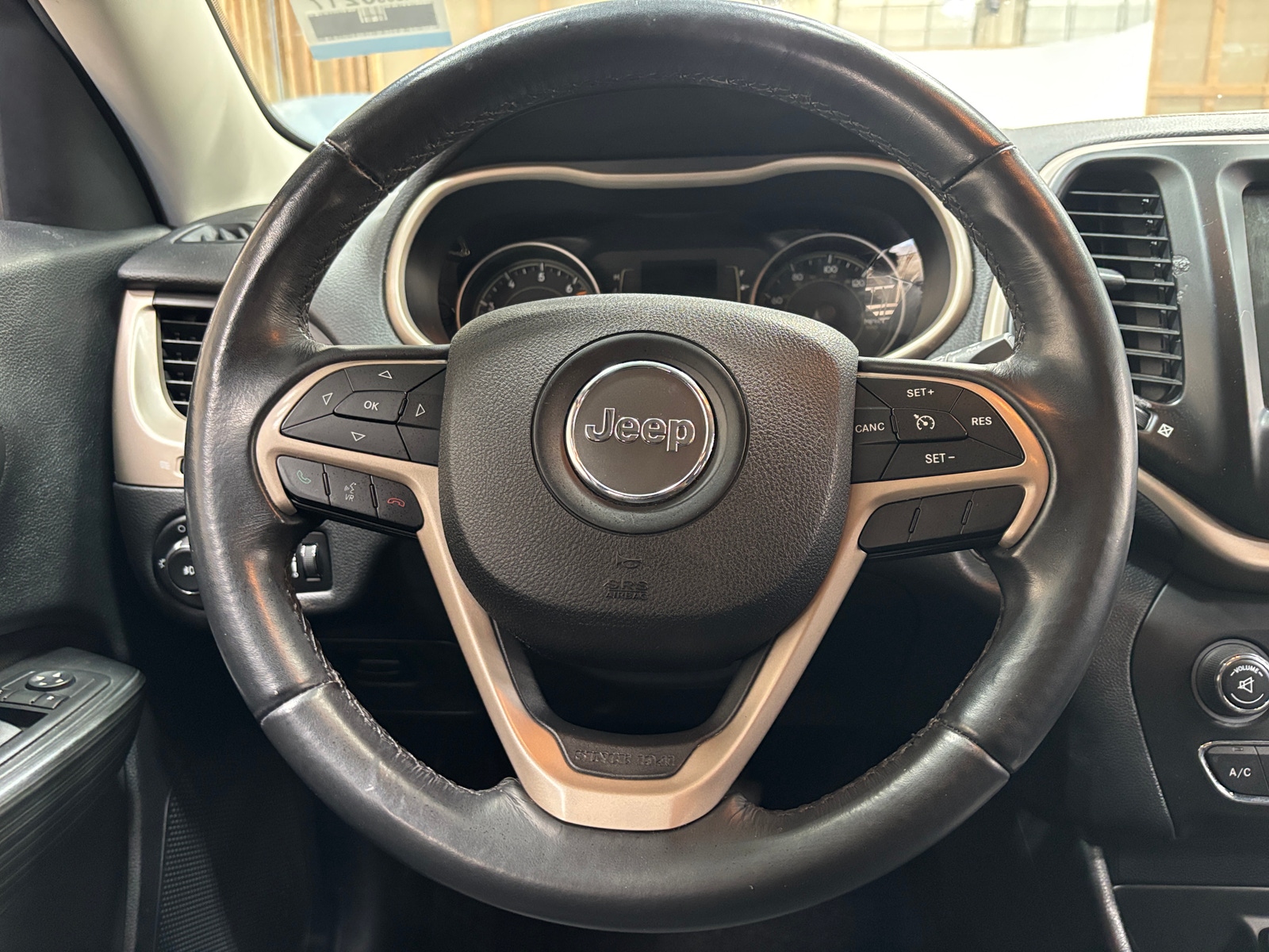 Thumbnail: 2016 Jeep Cherokee - 5