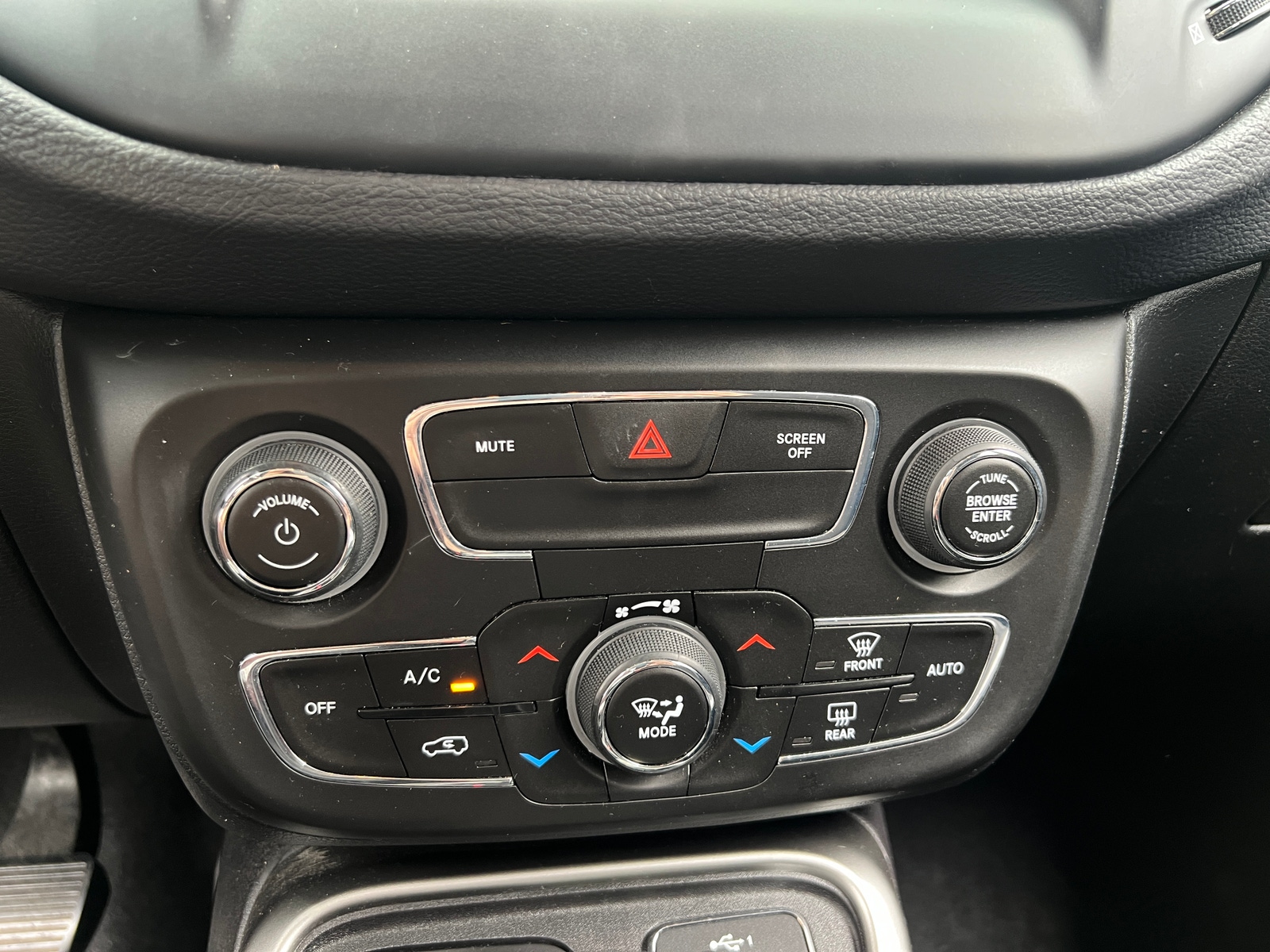 Thumbnail: 2021 Jeep Compass - 4