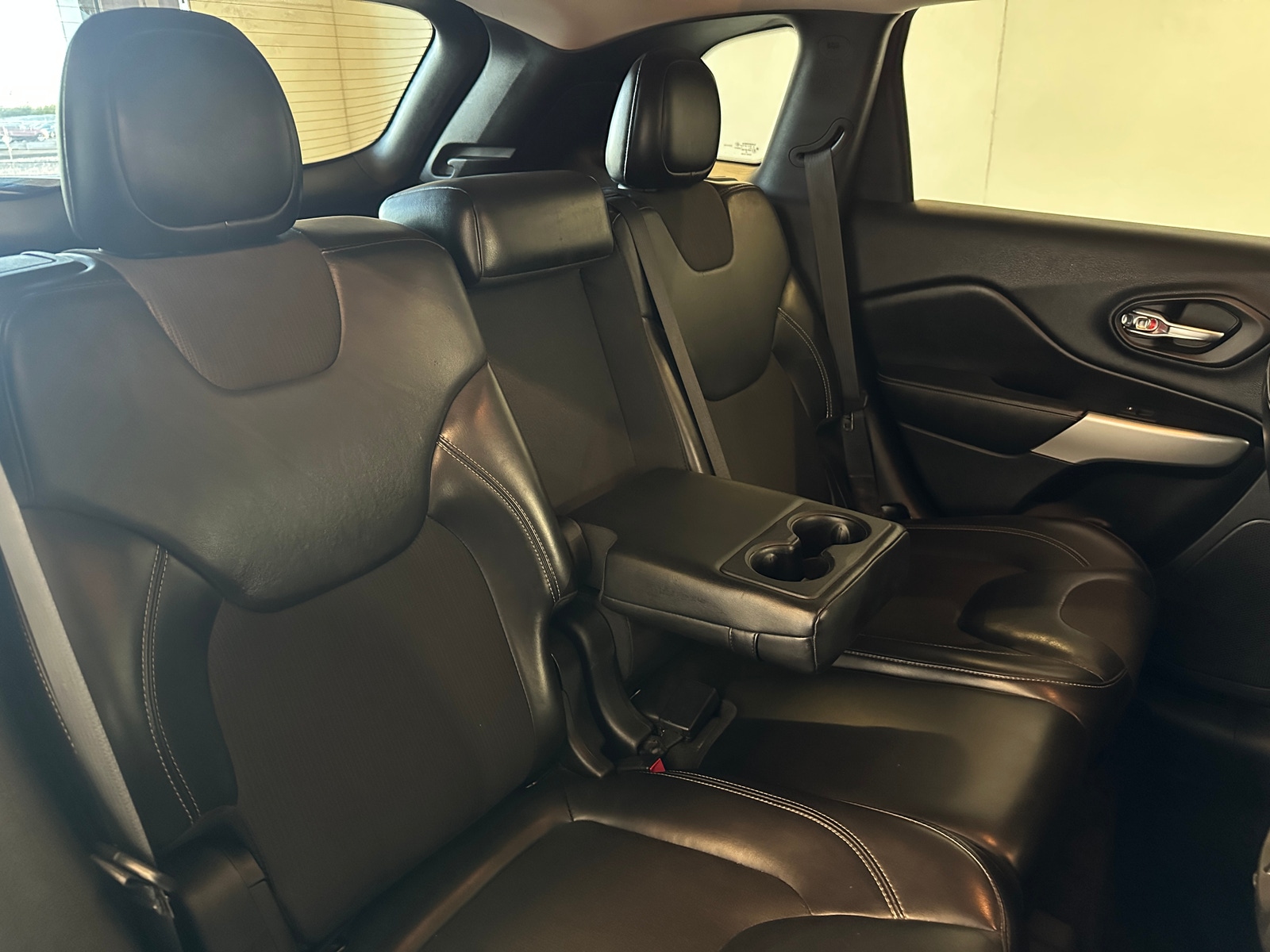 Thumbnail: 2018 Jeep Cherokee - 6