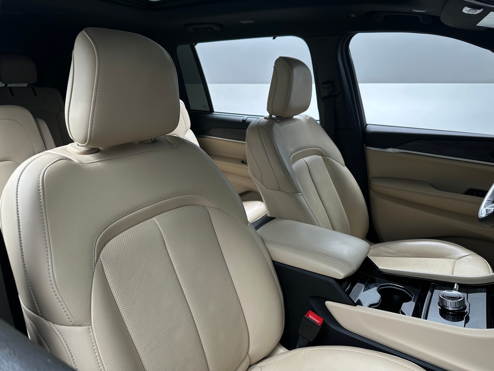 Thumbnail: 2023 Jeep Grand Cherokee L - 2