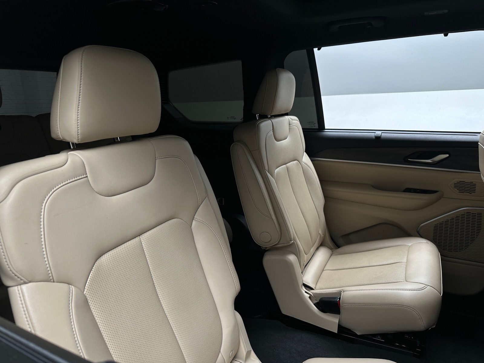 Thumbnail: 2023 Jeep Grand Cherokee L - 6