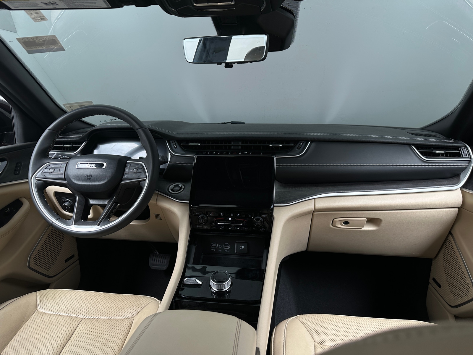 Thumbnail: 2023 Jeep Grand Cherokee L - 3