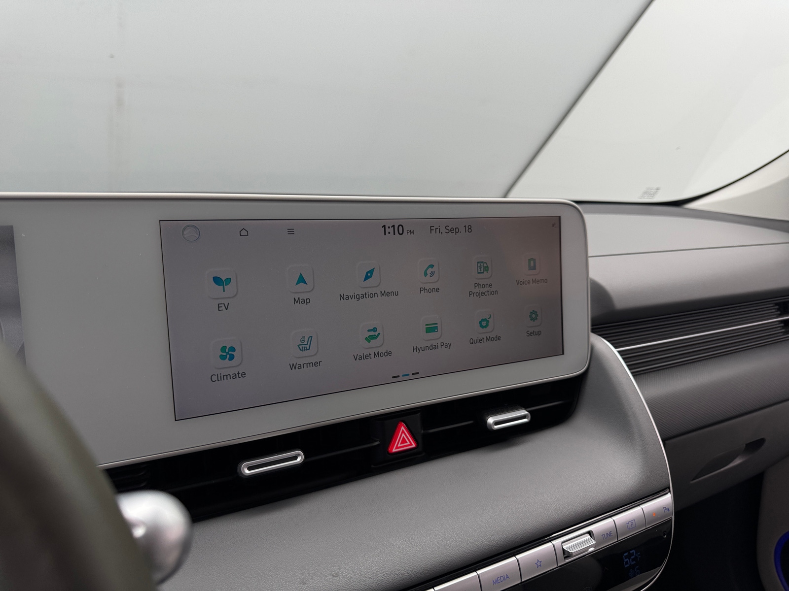 Thumbnail: 2022 Hyundai Ioniq 5 - 3