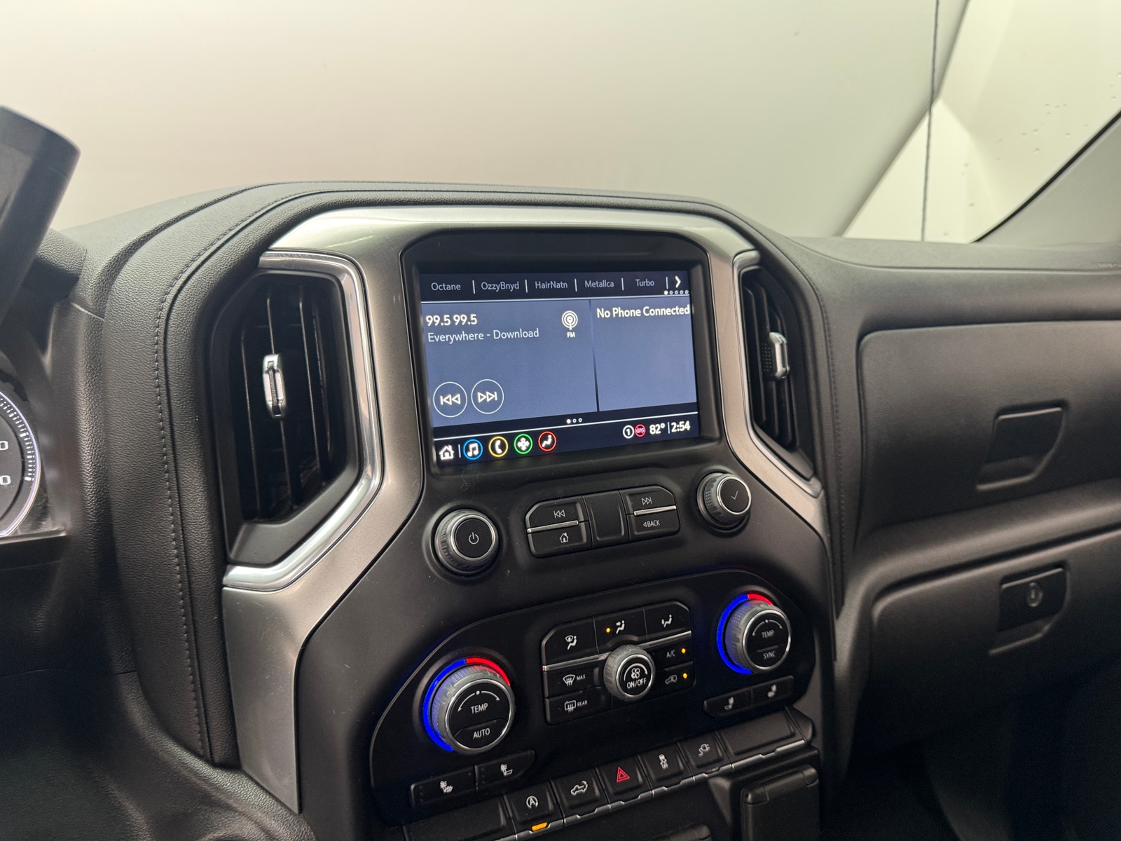 Thumbnail: 2022 Chevrolet Silverado 1500 - 4