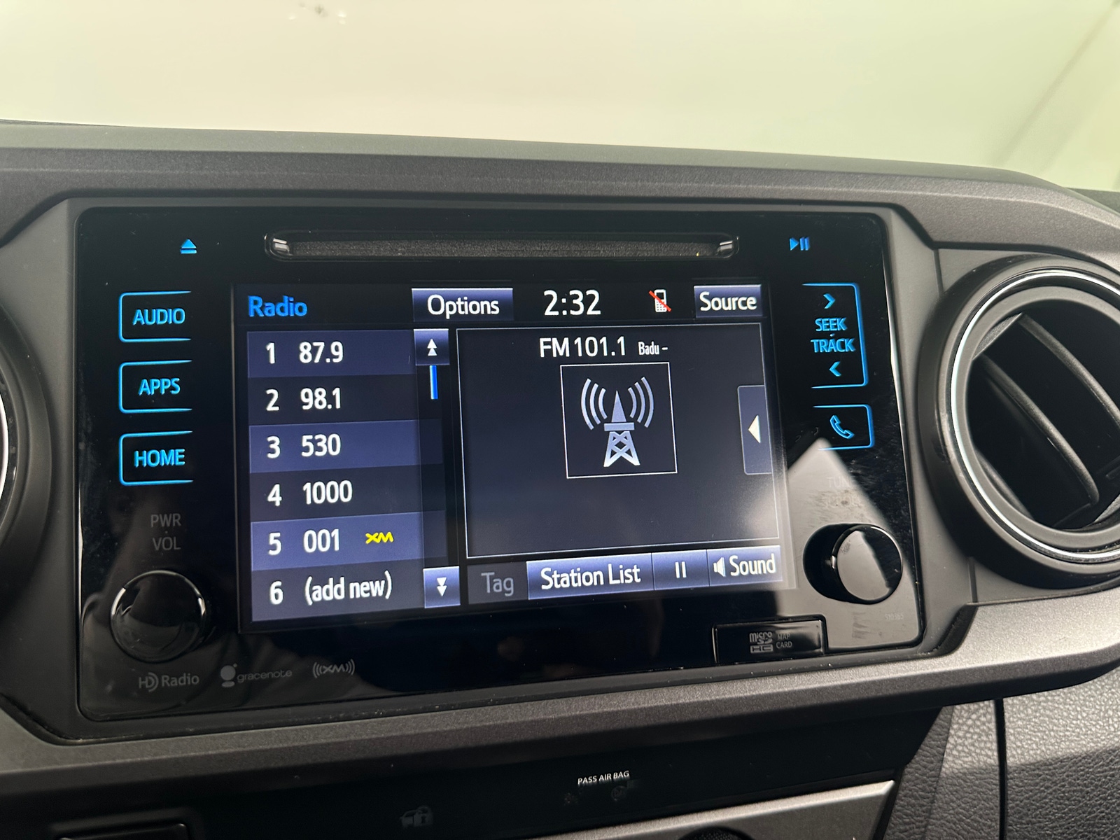Thumbnail: 2019 Toyota Tacoma - 4