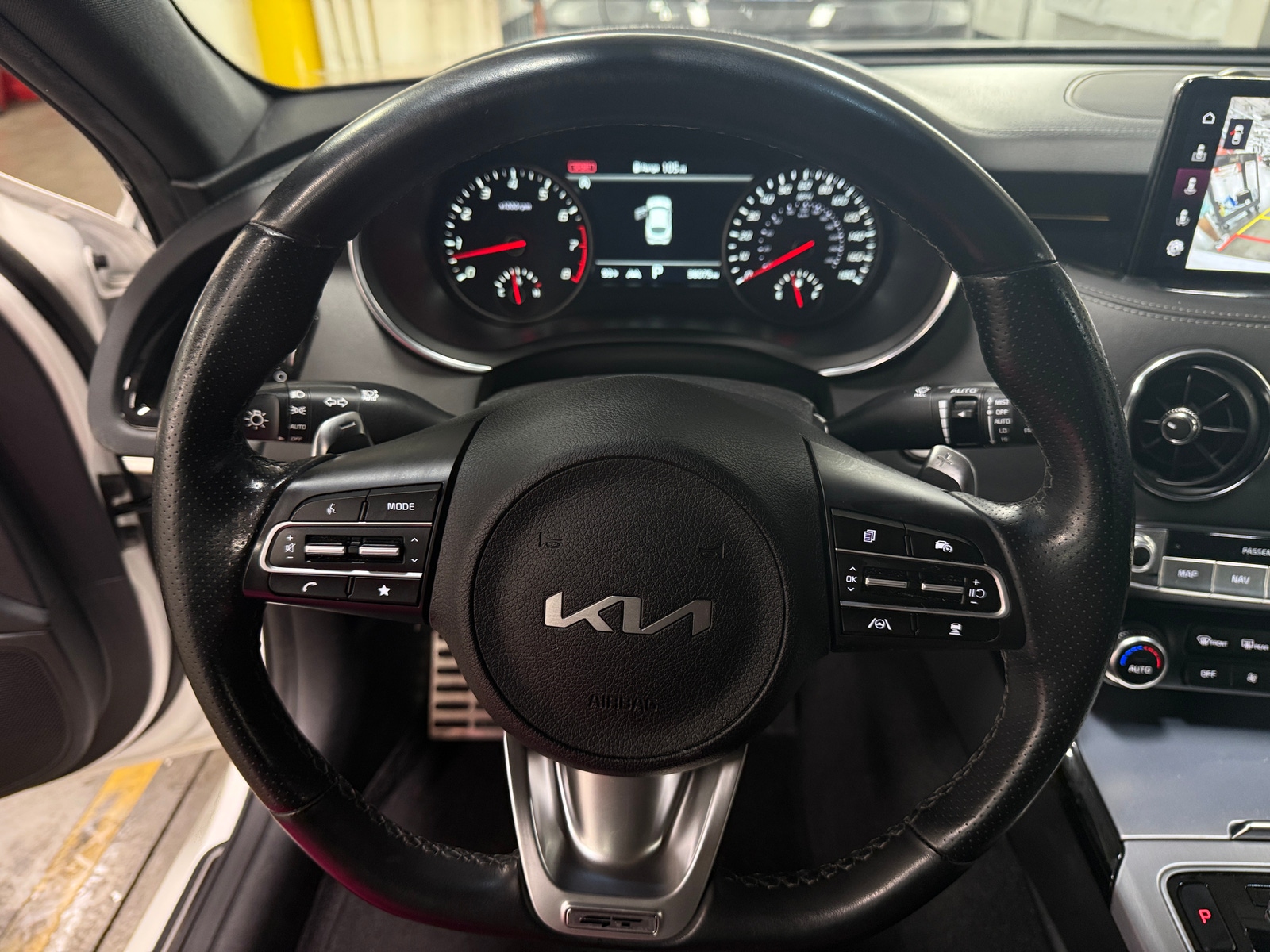 Thumbnail: 2023 Kia Stinger - 4