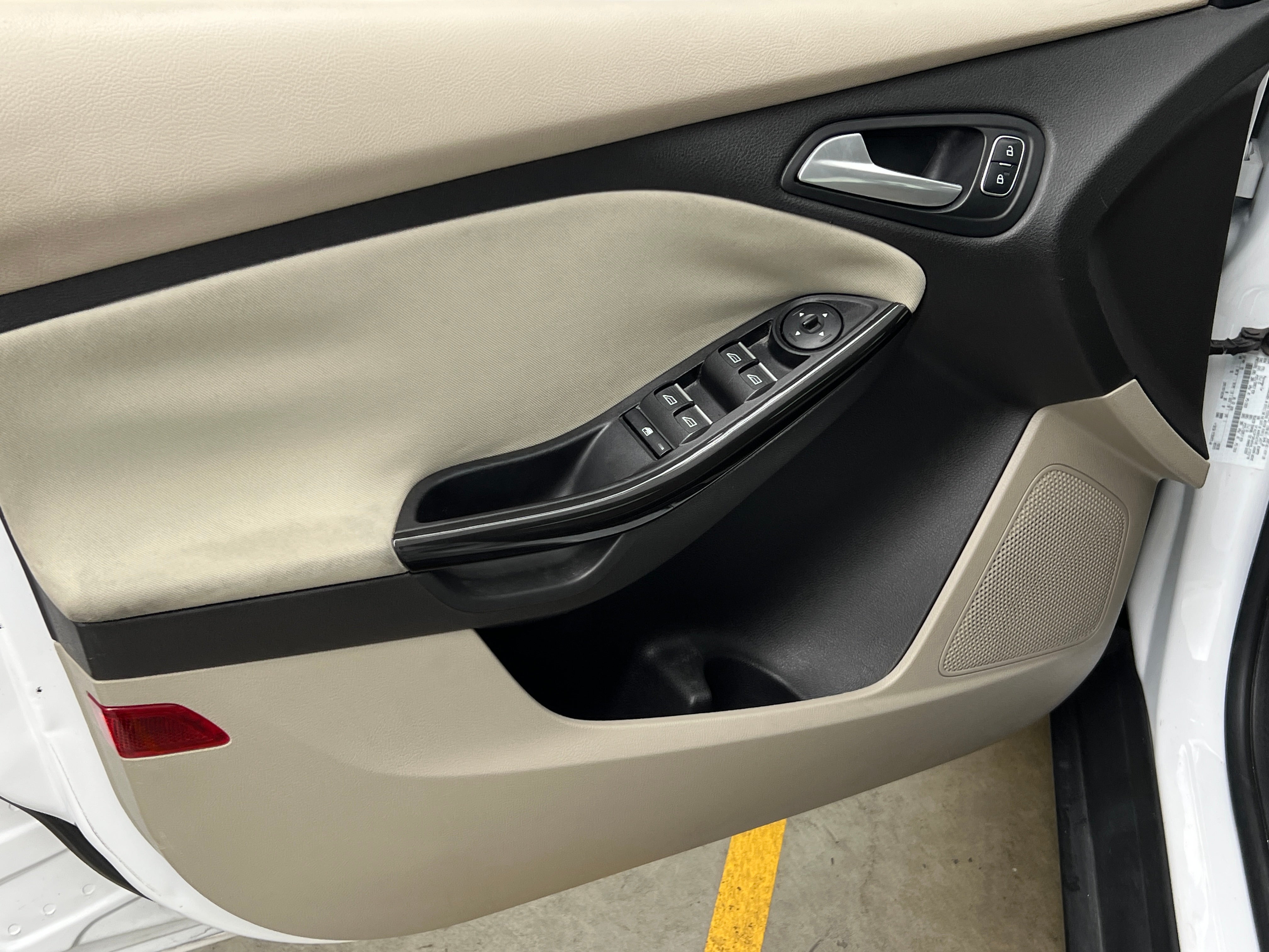 Used 2017 Ford Focus Electric with VIN 1FADP3R45HL315218 for sale in Oak Creek, WI