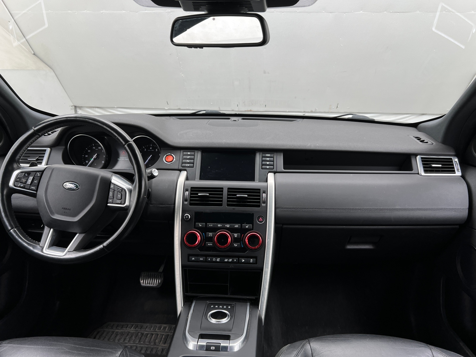Thumbnail: 2017 Land Rover Discovery Sport - 2