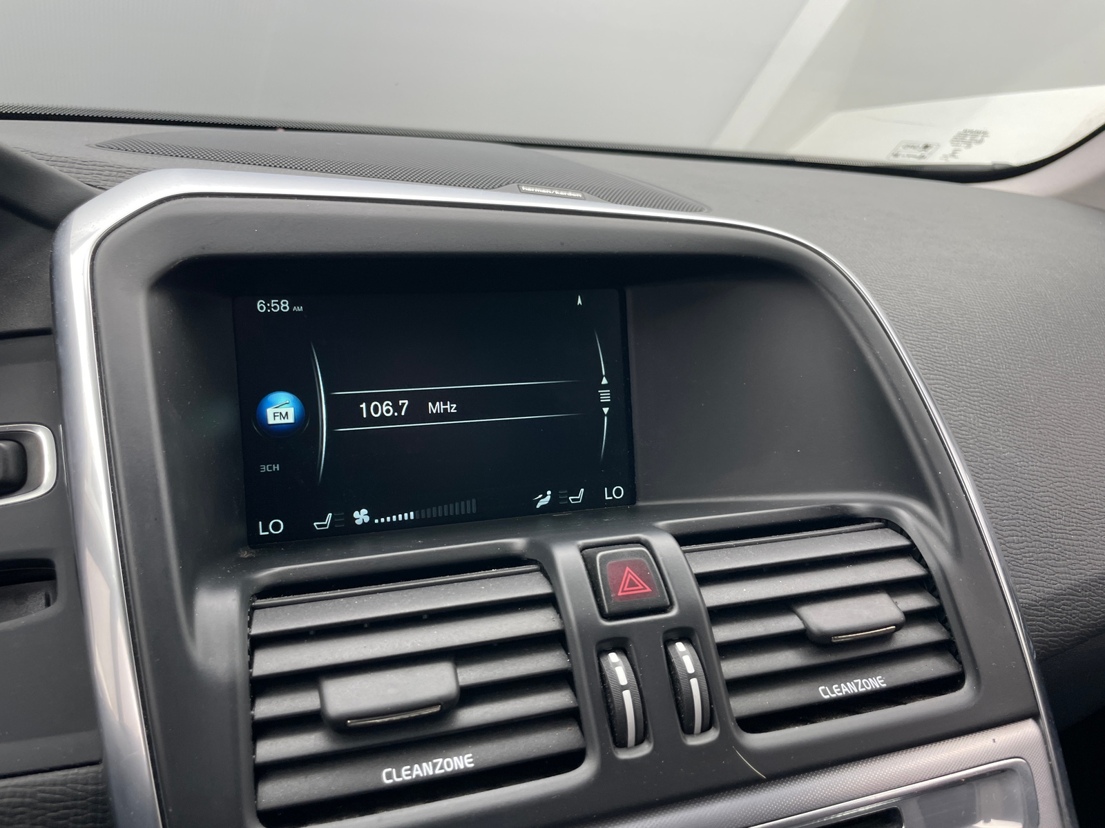 Thumbnail: 2017 Volvo XC60 - 3