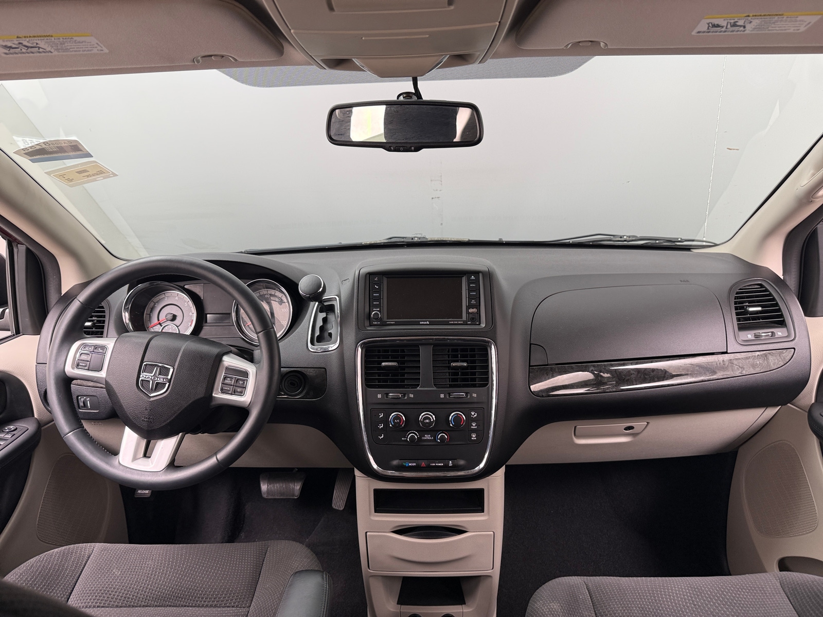 Thumbnail: 2017 Dodge Grand Caravan - 3