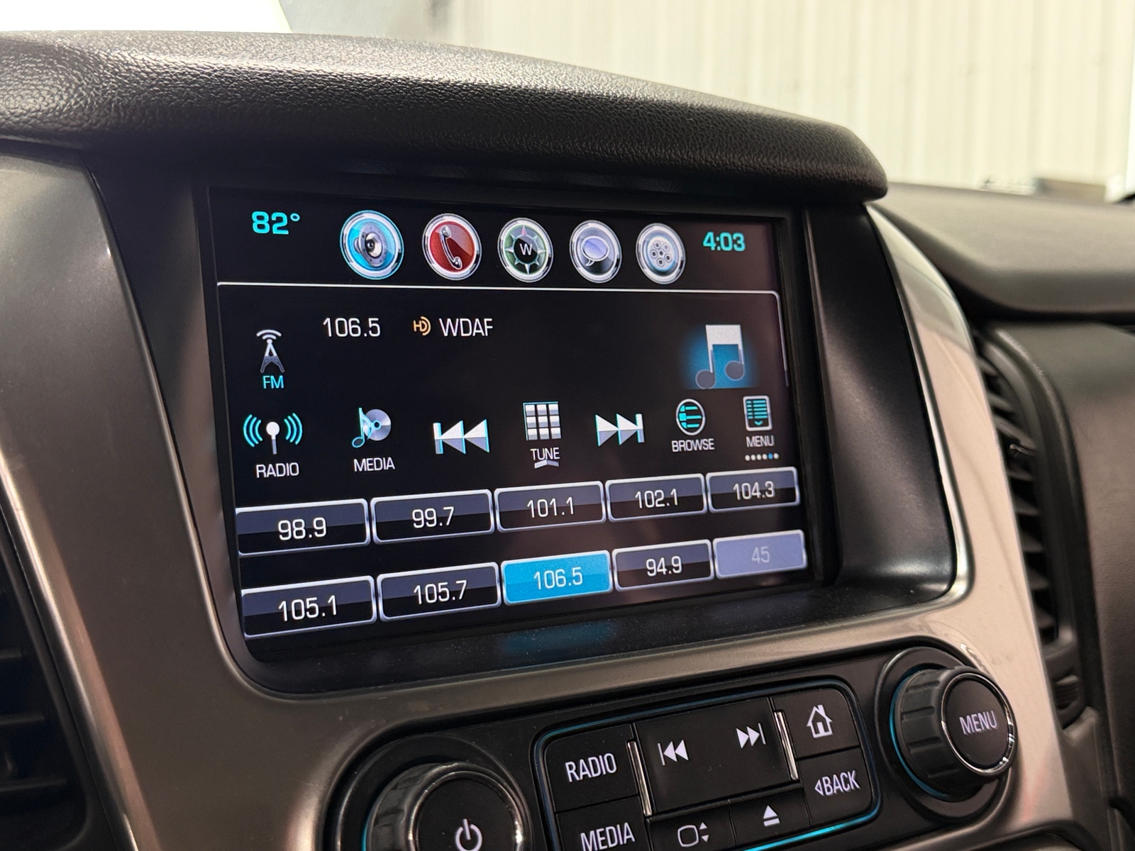 Thumbnail: 2018 Chevrolet Suburban - 3