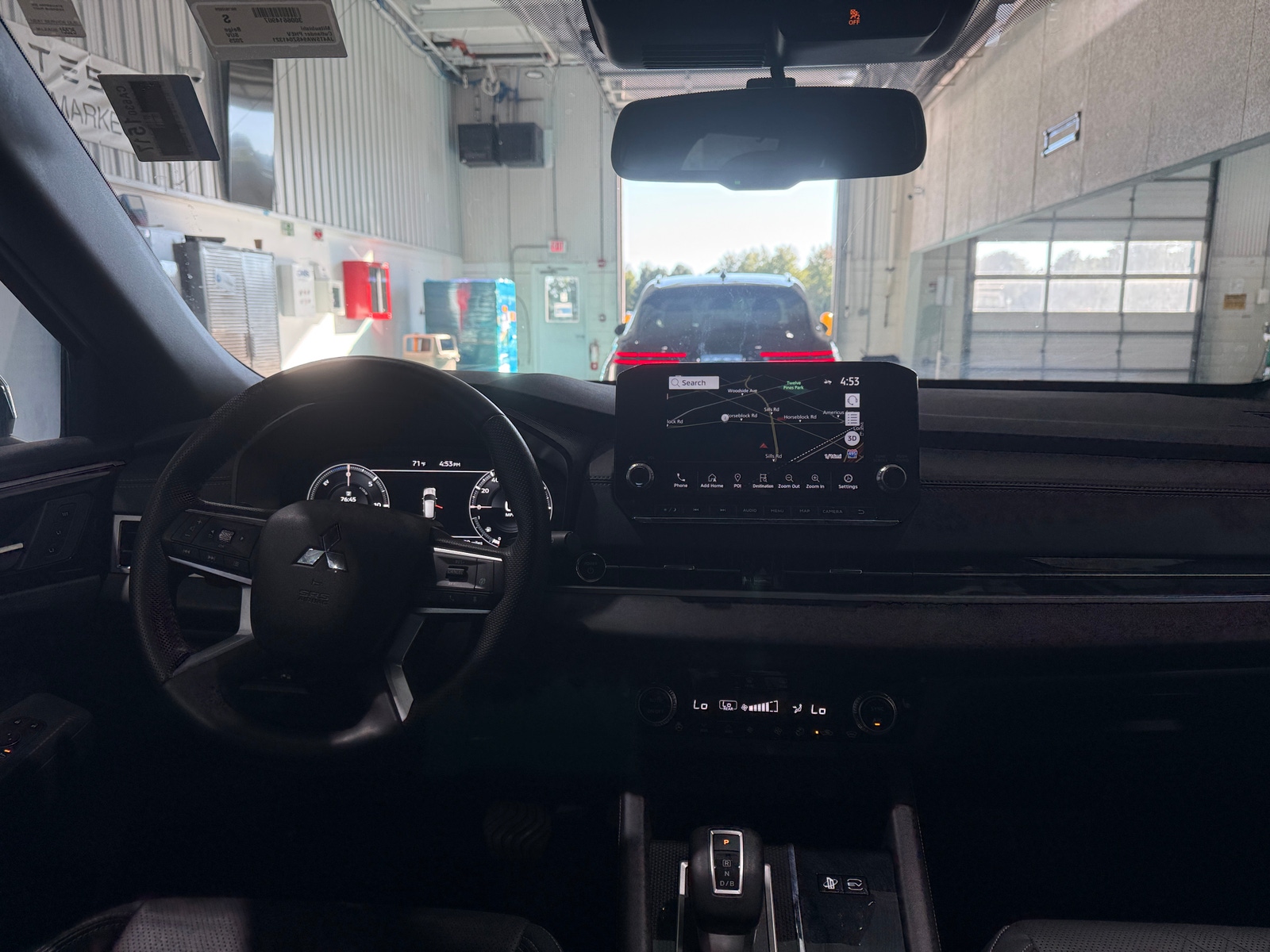 Thumbnail: 2025 Mitsubishi Outlander - 2