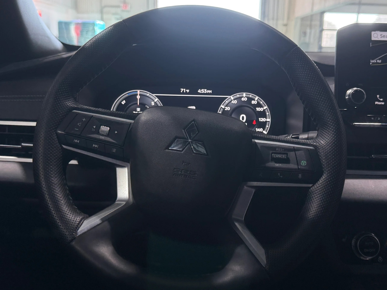 Thumbnail: 2025 Mitsubishi Outlander - 4