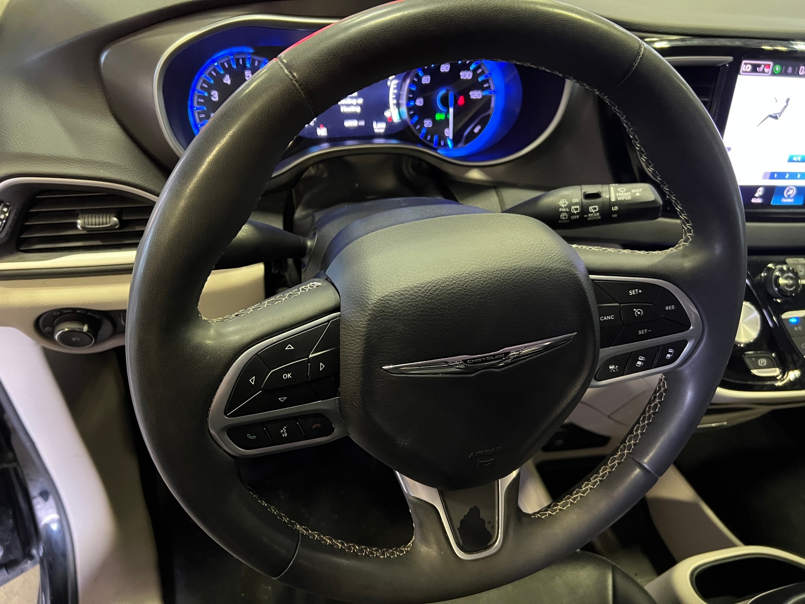 Thumbnail: 2024 Chrysler Pacifica - 4