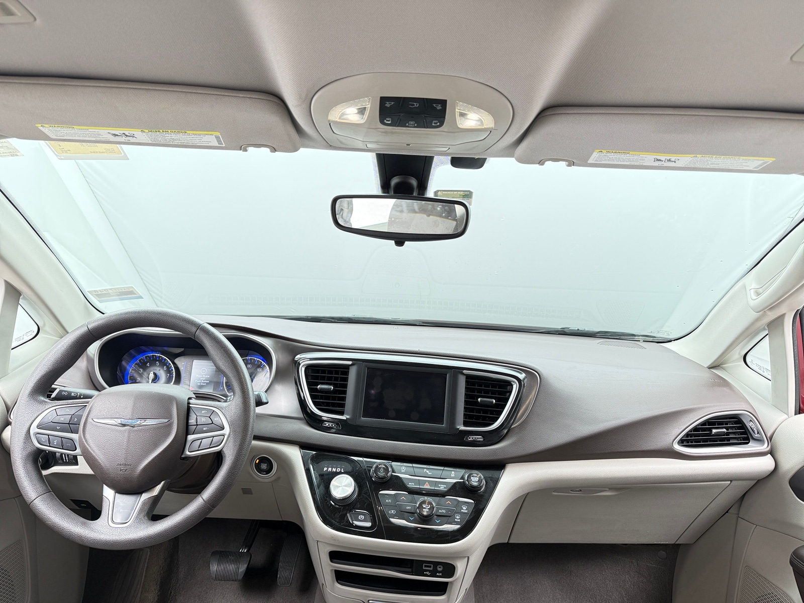 Thumbnail: 2018 Chrysler Pacifica - 3