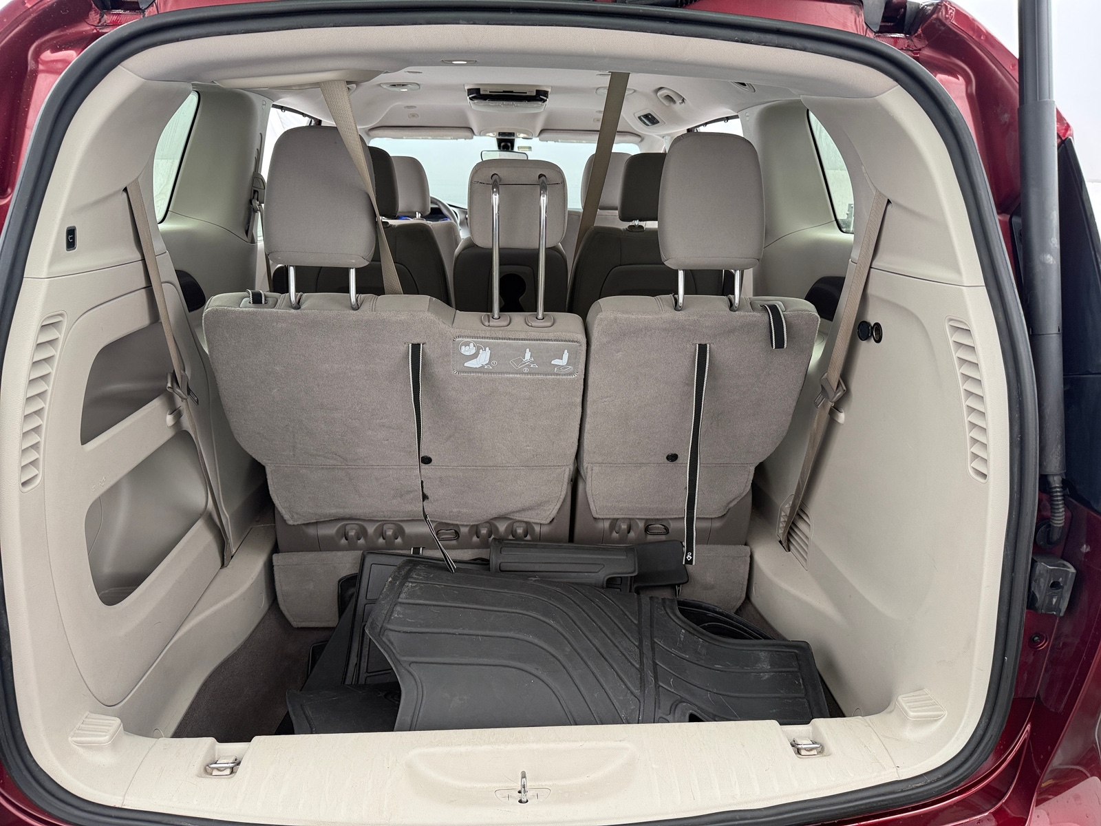 Thumbnail: 2018 Chrysler Pacifica - 7