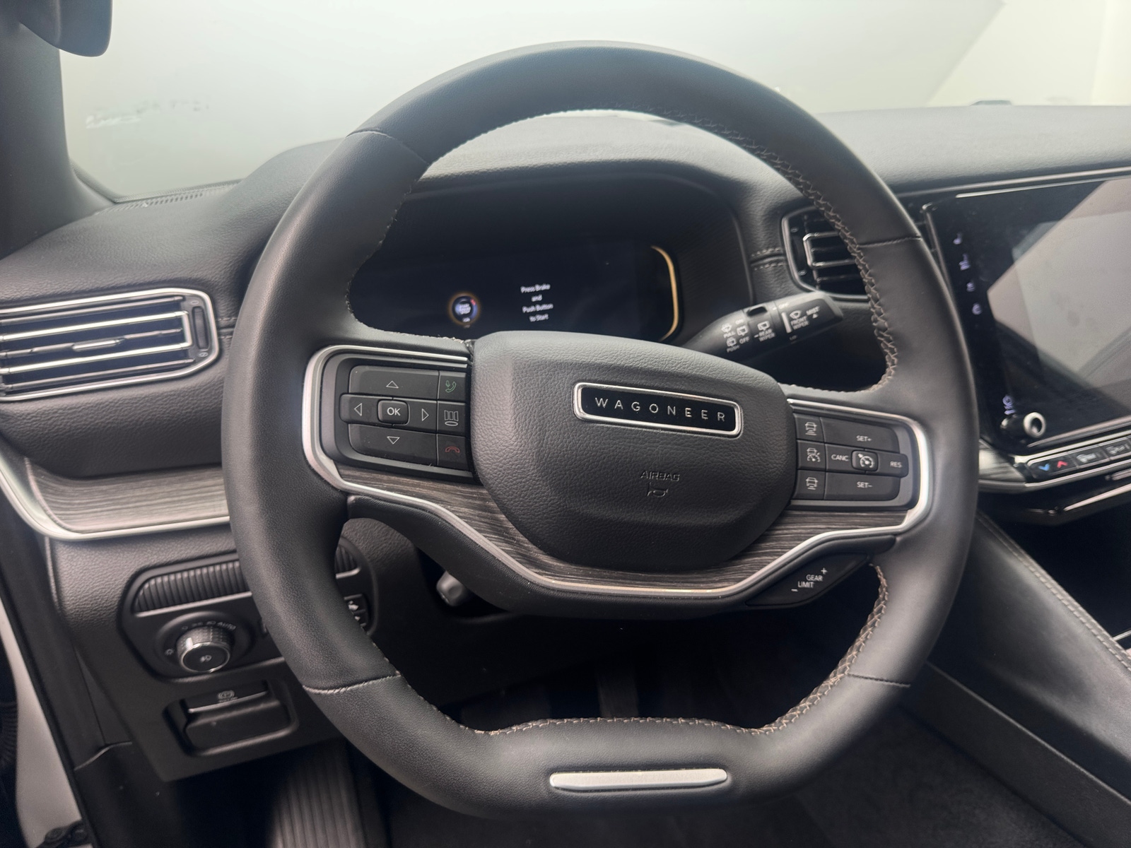 Thumbnail: 2024 Jeep Wagoneer - 4