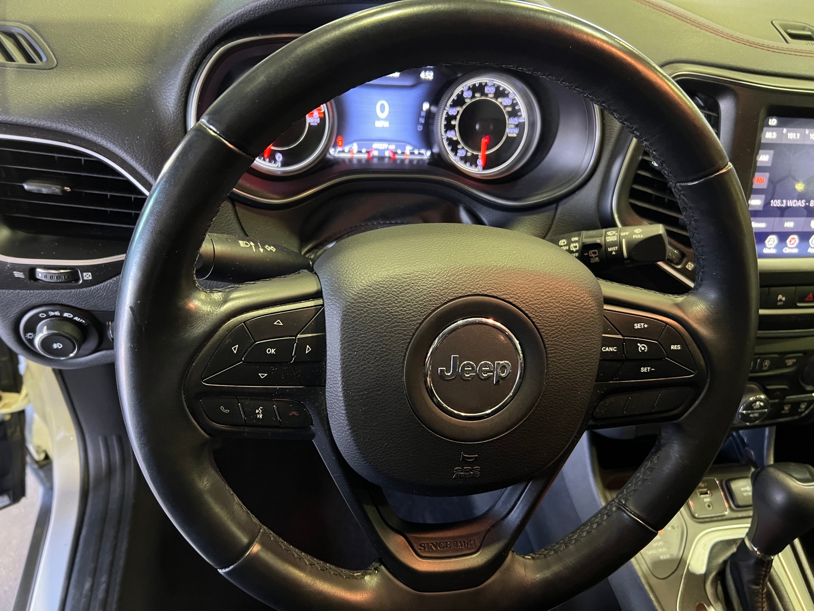 Thumbnail: 2019 Jeep Cherokee - 5