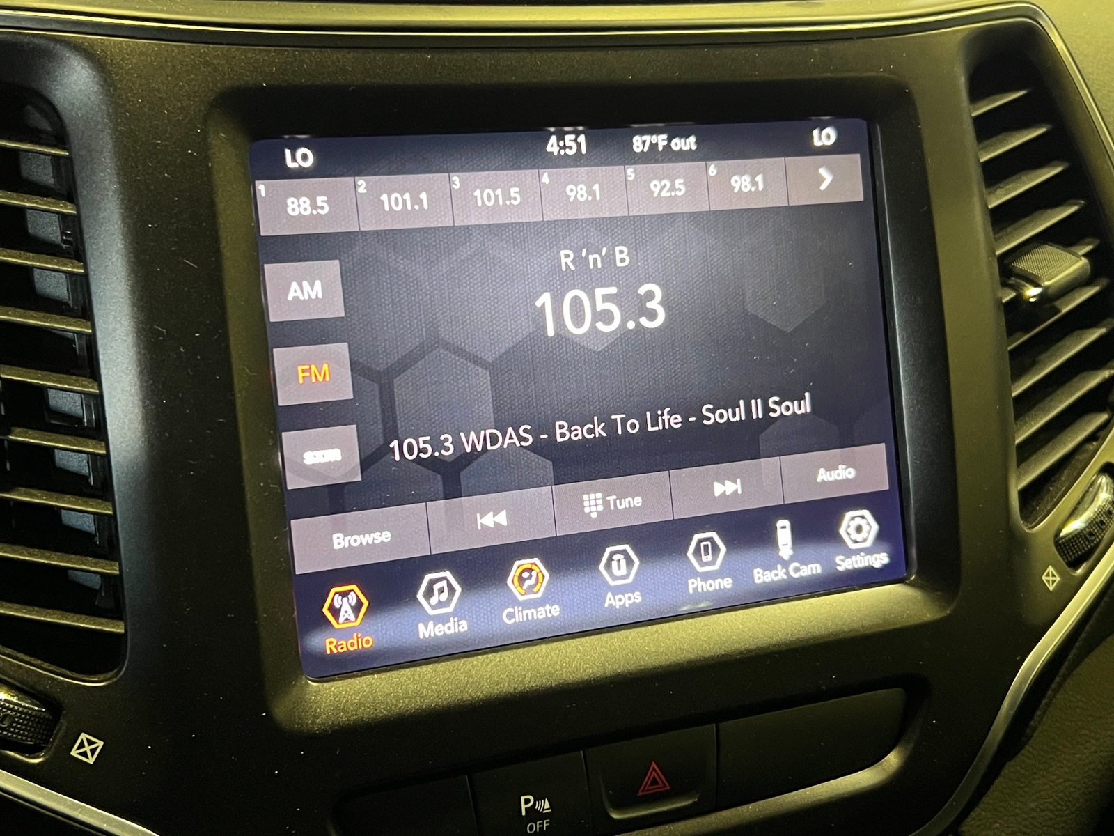 Thumbnail: 2019 Jeep Cherokee - 4