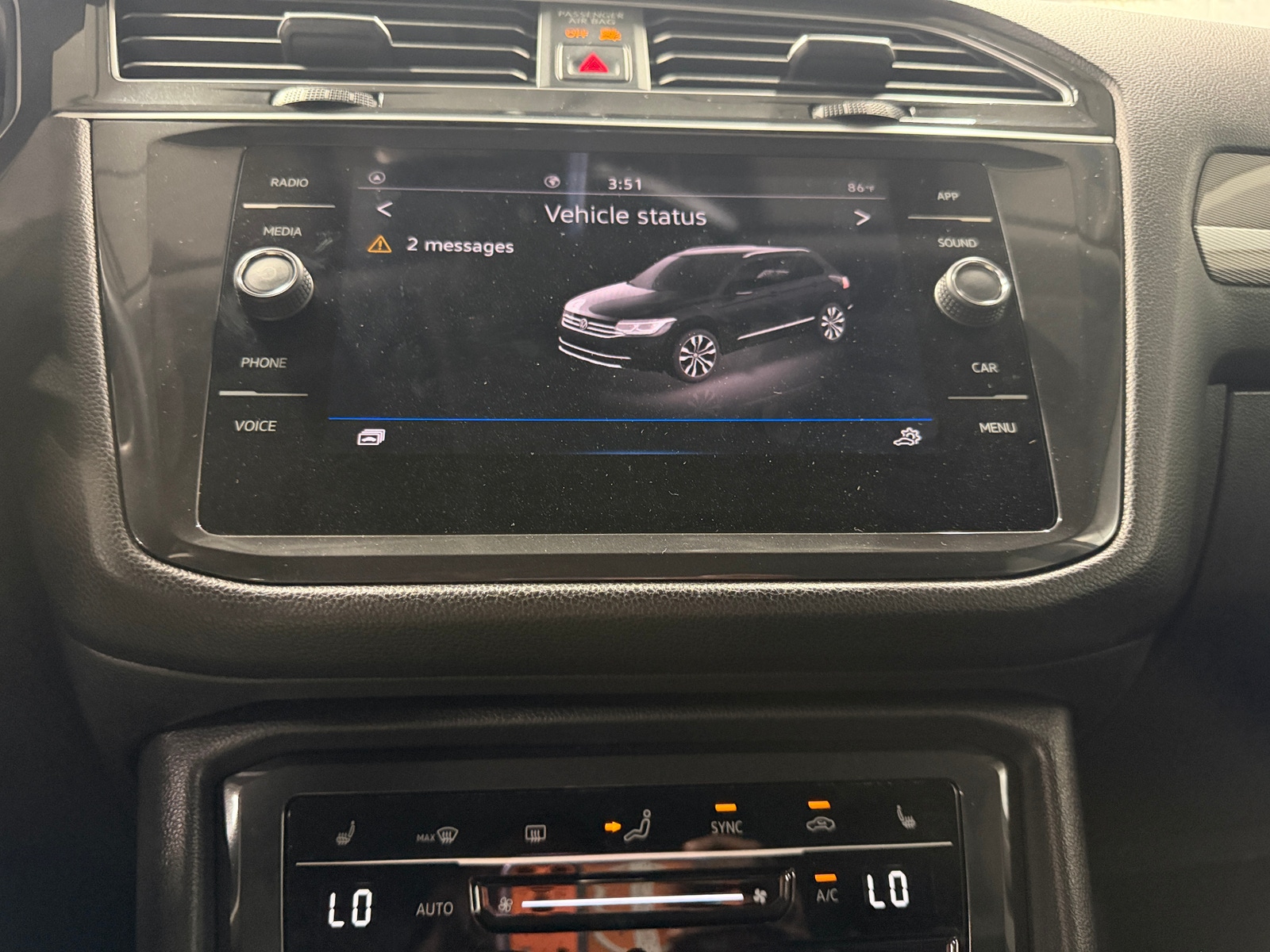 Thumbnail: 2023 Volkswagen Tiguan - 4