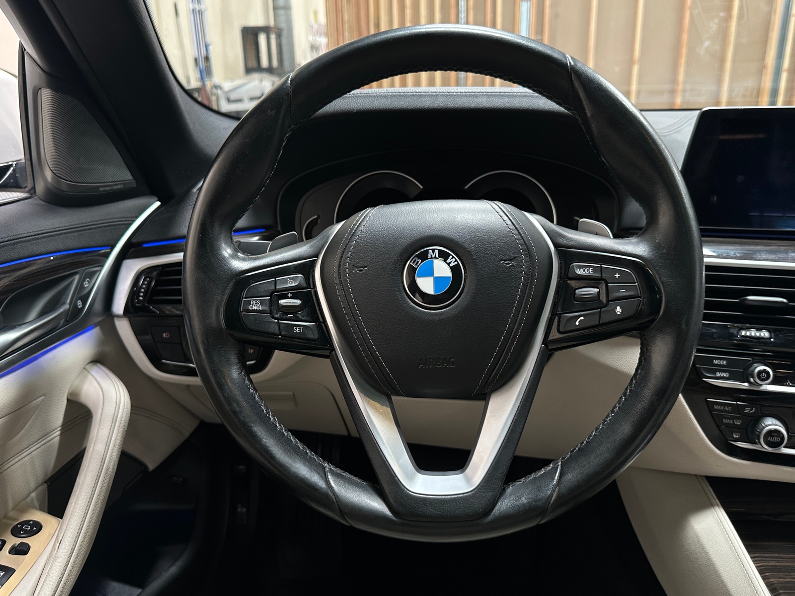 Thumbnail: 2017 BMW 5 Series - 4