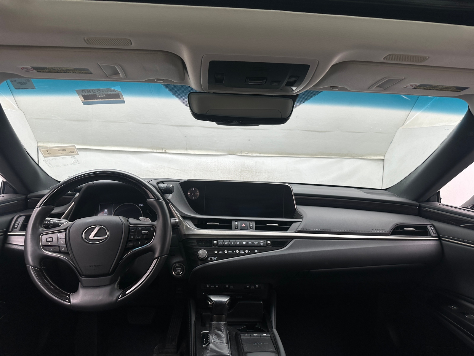 Thumbnail: 2021 Lexus ES - 2