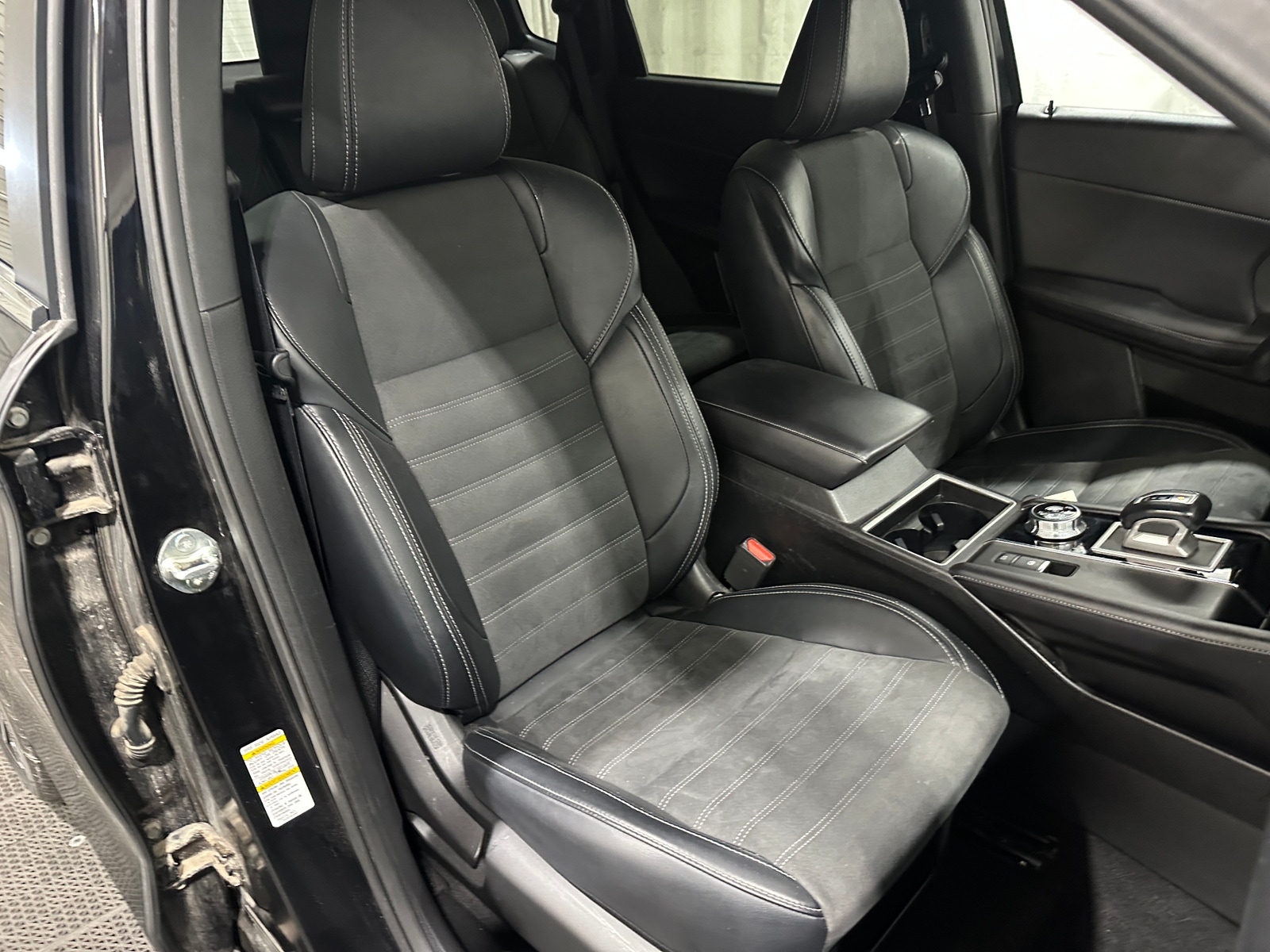 Thumbnail: 2024 Mitsubishi Outlander - 2