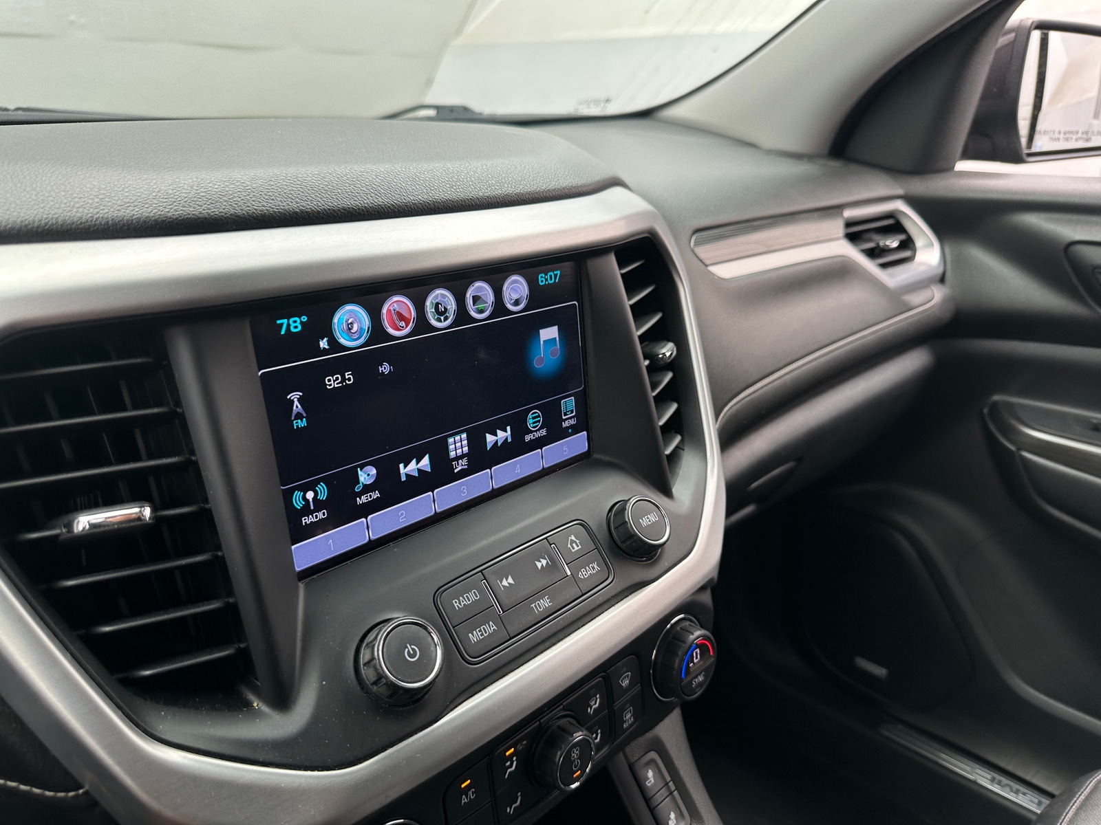 Thumbnail: 2017 GMC Acadia - 3