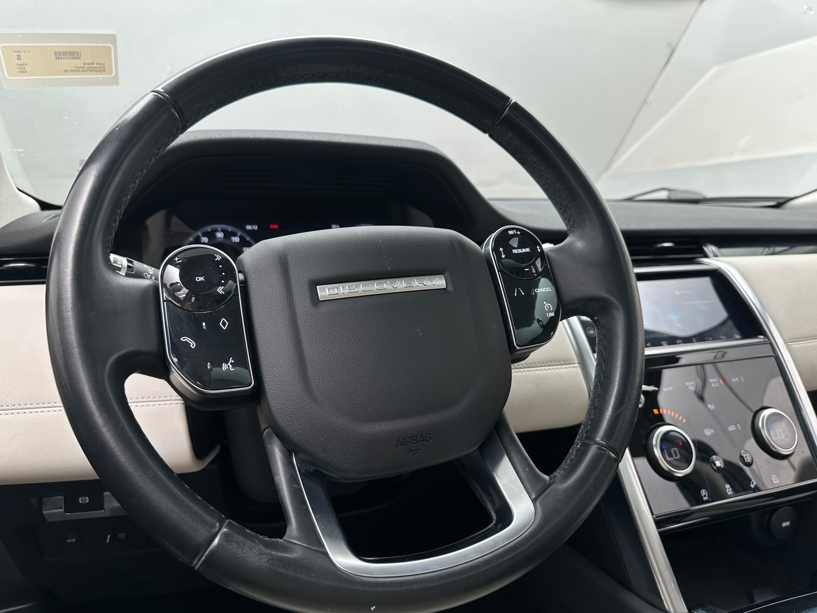 Thumbnail: 2020 Land Rover Discovery Sport - 5