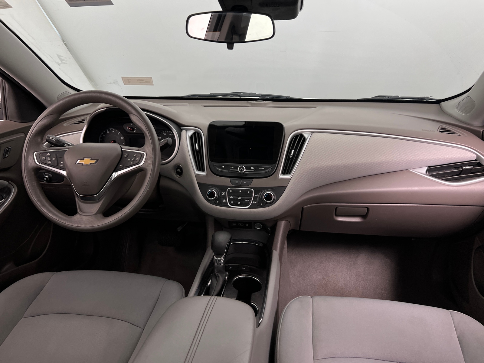 Thumbnail: 2024 Chevrolet Malibu - 3