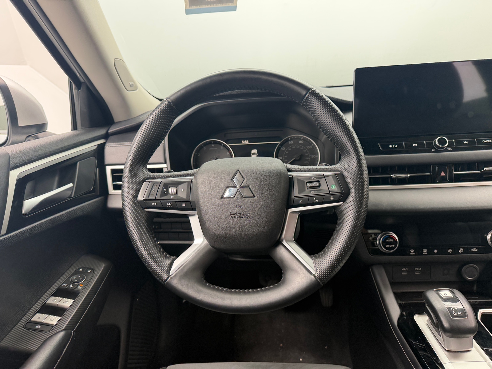 Thumbnail: 2025 Mitsubishi Outlander - 4