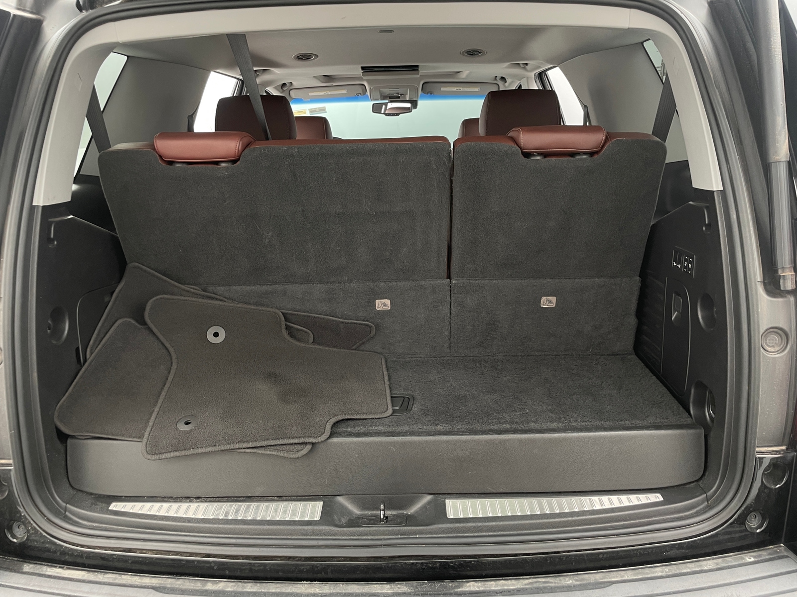 Thumbnail: 2019 Chevrolet Tahoe - 6