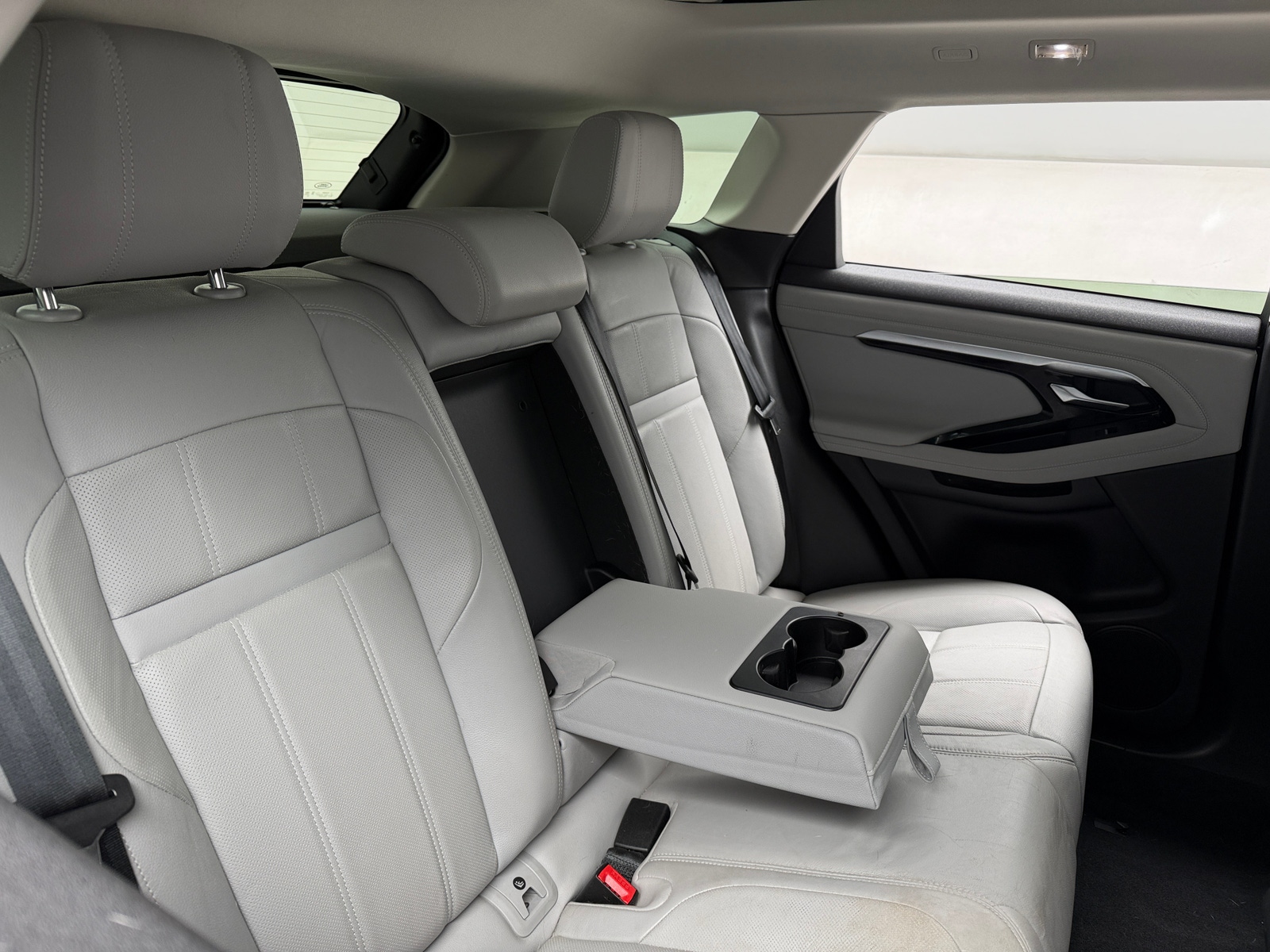 Thumbnail: 2021 Land Rover Range Rover Evoque - 6