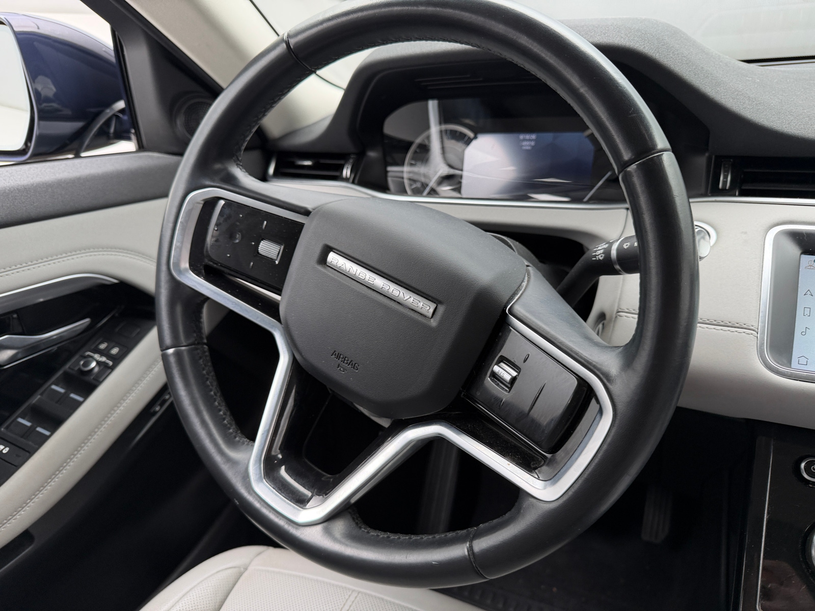 Thumbnail: 2021 Land Rover Range Rover Evoque - 5