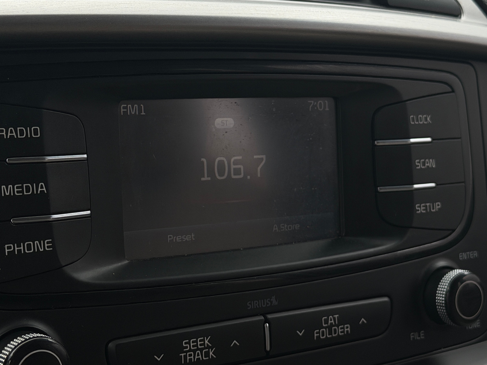 Thumbnail: 2017 Kia Sorento - 4