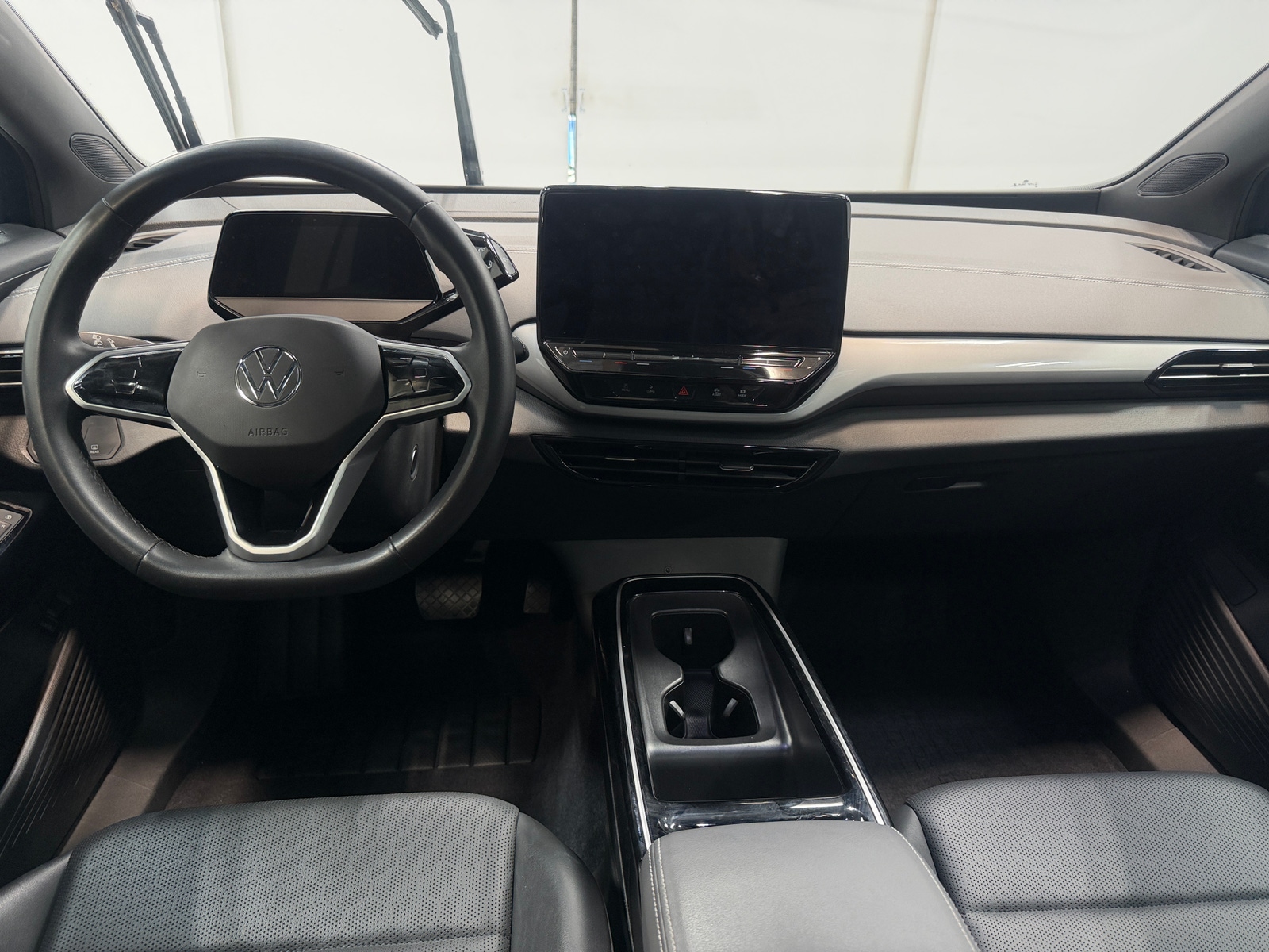 Thumbnail: 2023 Volkswagen ID.4 - 2