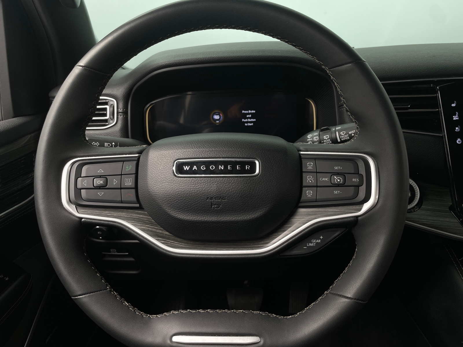 Thumbnail: 2024 Jeep Wagoneer - 4