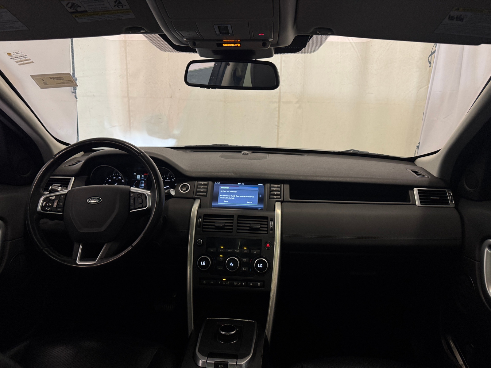 Thumbnail: 2018 Land Rover Discovery Sport - 3