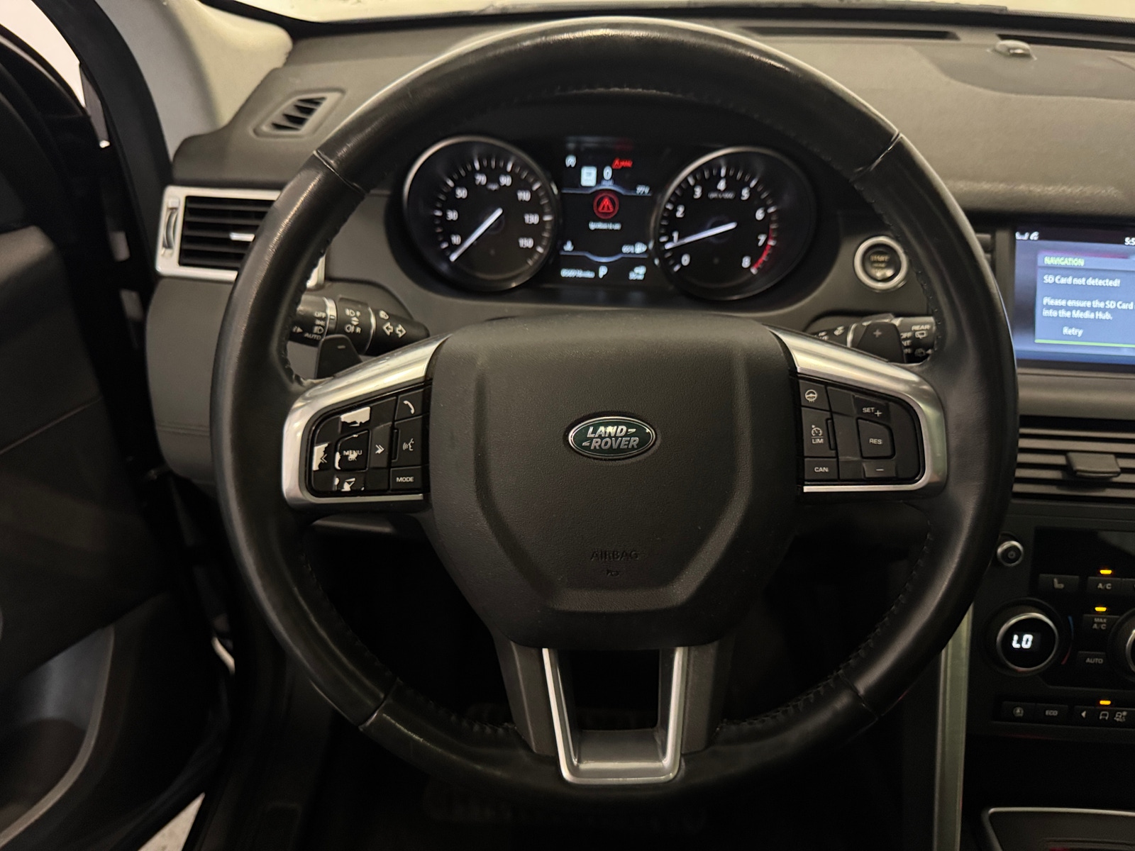 Thumbnail: 2018 Land Rover Discovery Sport - 5