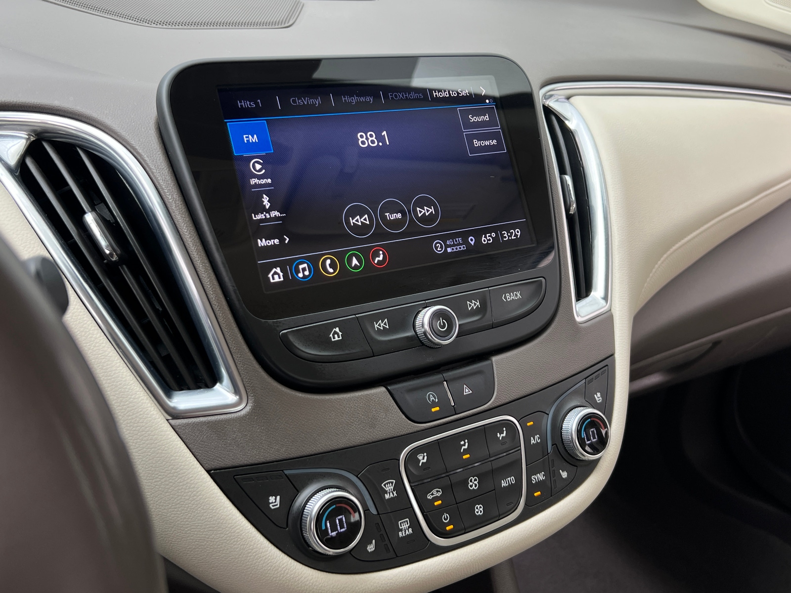 Thumbnail: 2024 Chevrolet Malibu - 3
