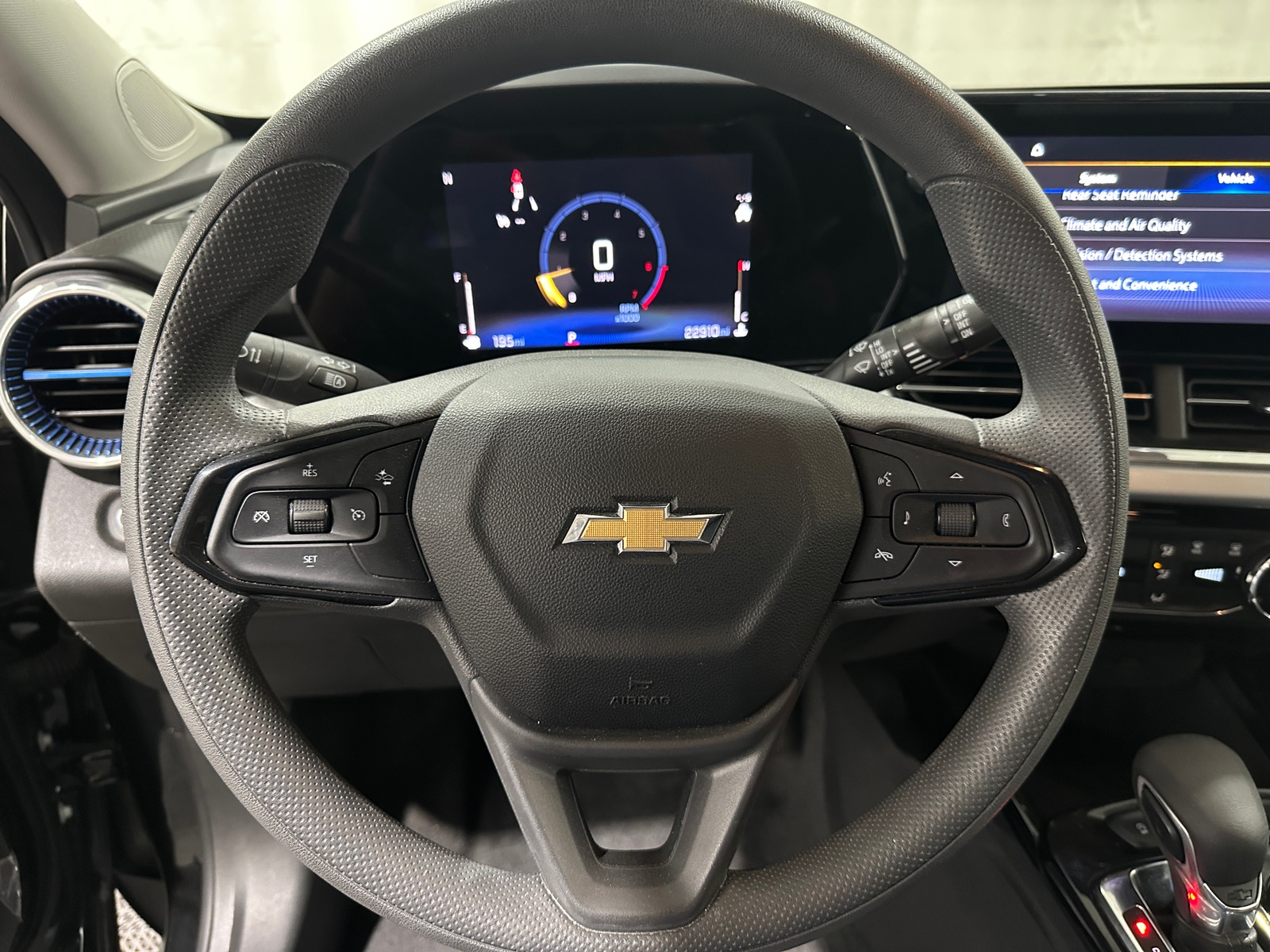 Thumbnail: 2025 Chevrolet Trax - 4